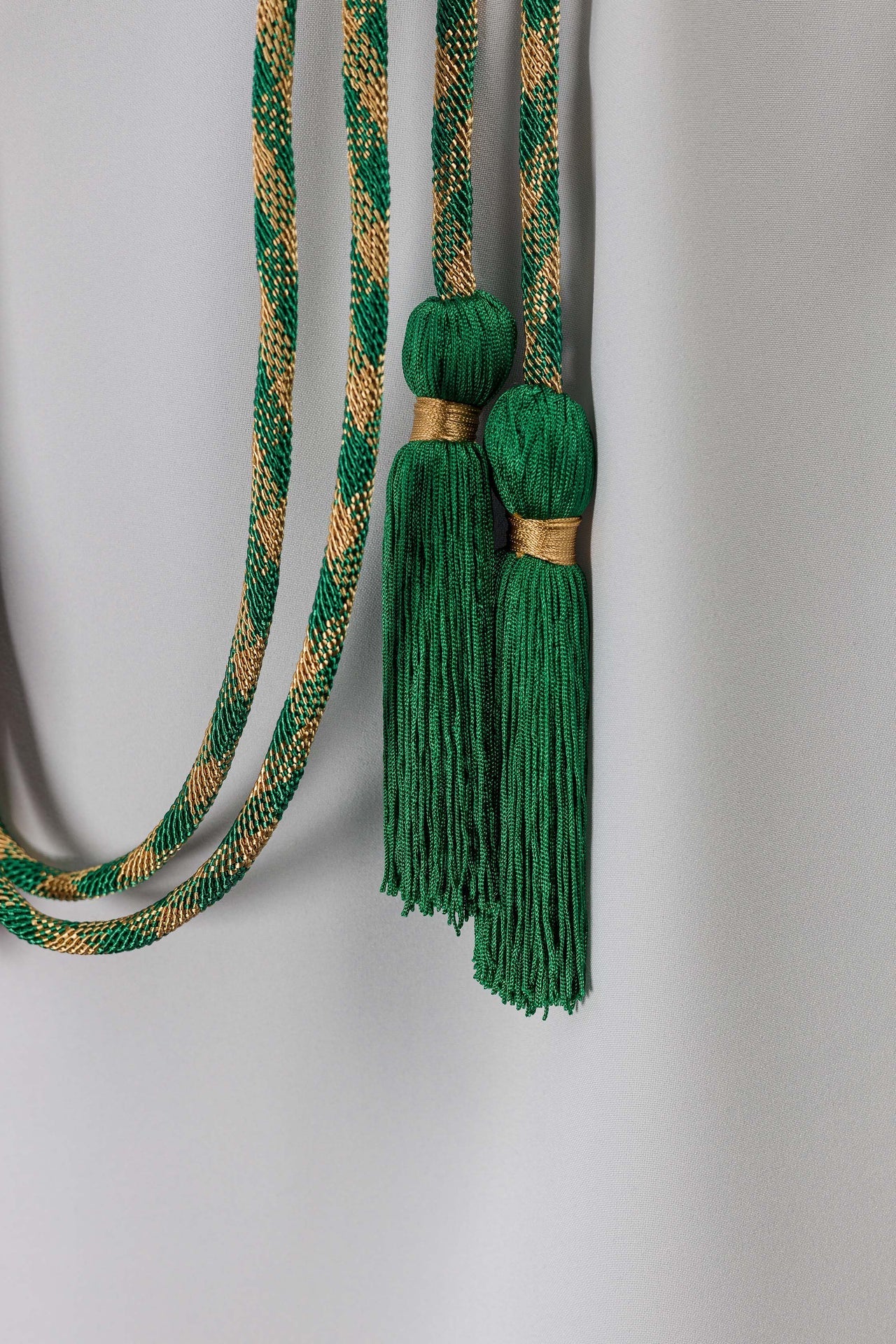 Cíngulo litúrgico verde e dourado premium