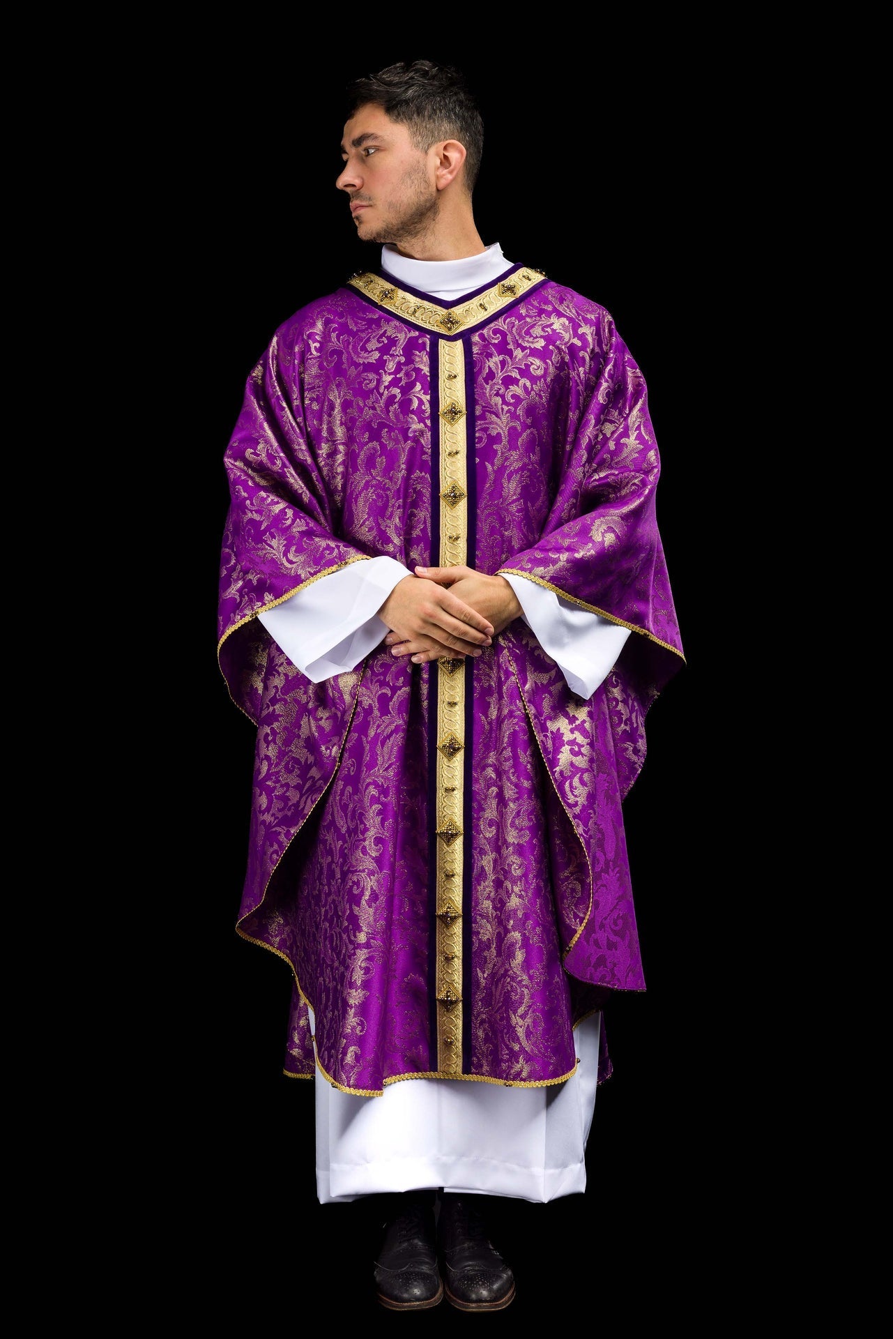Casula feita à mão com pedras naturais Handmade 7003 - chasubles.com.br