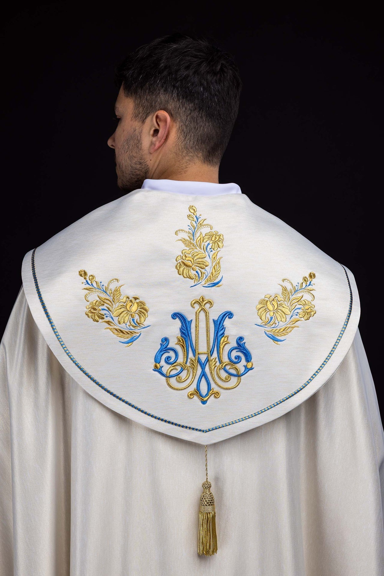 Capa de asperges bordada mariana creme
