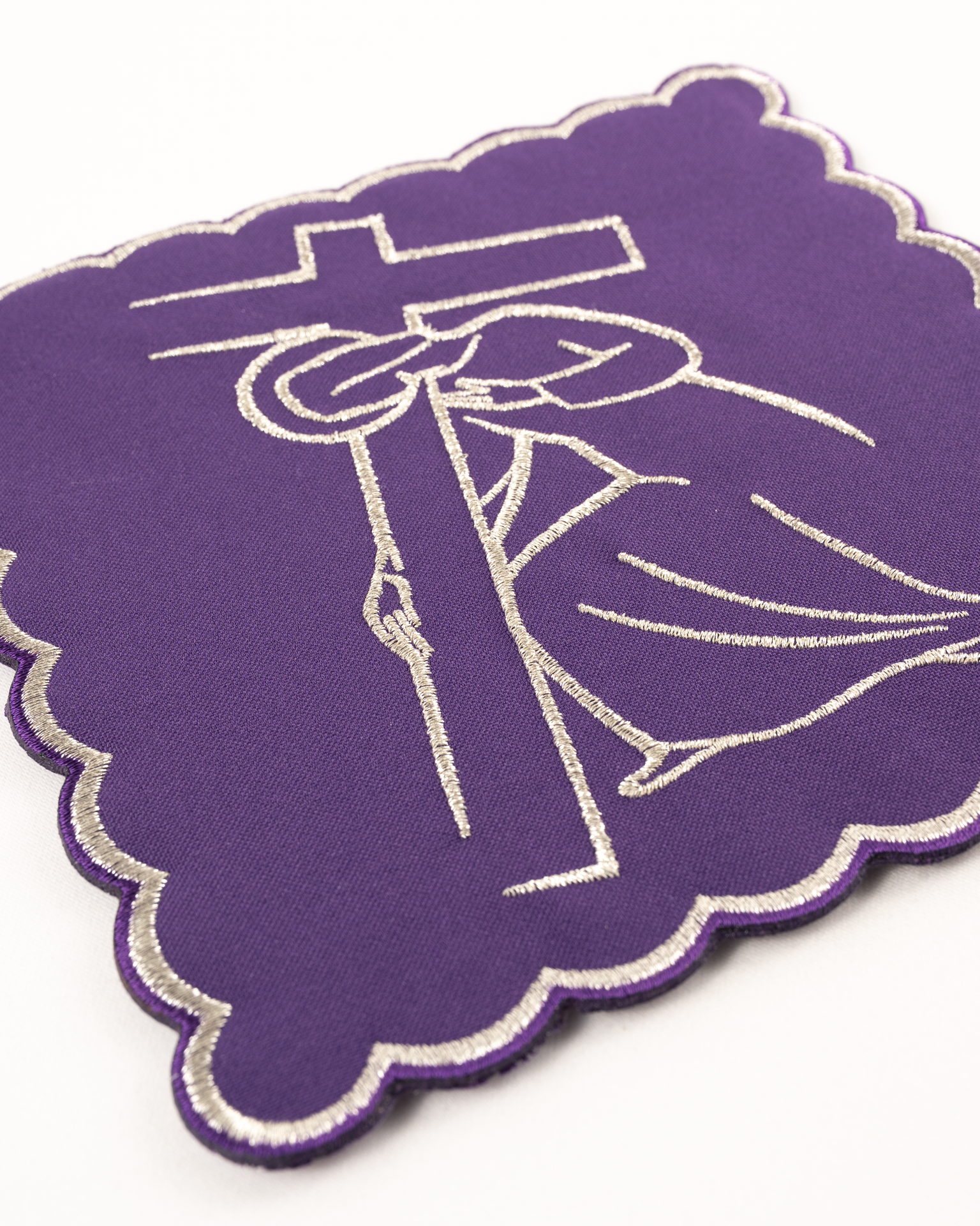 Conjunto de alfaias litúrgicas bordado Via Sacra