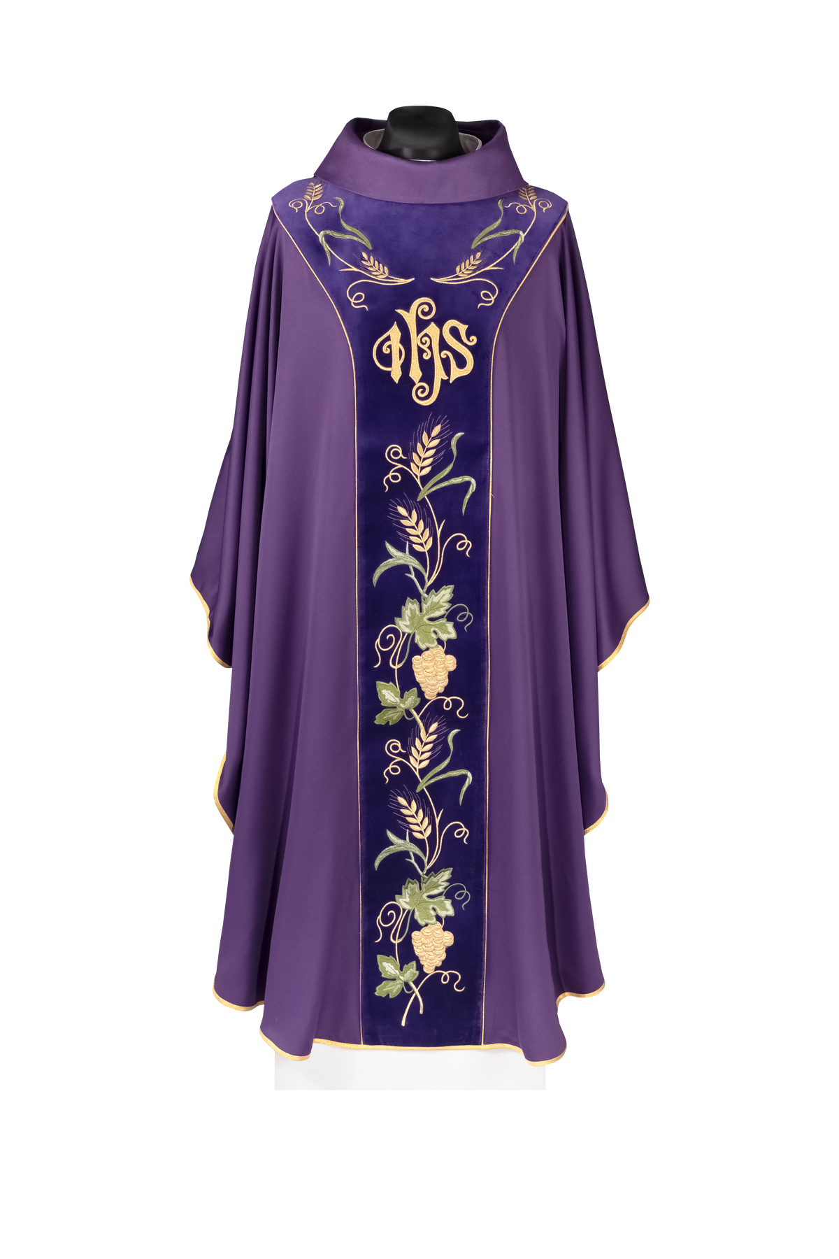 Casula com faixa de veludo roxo e bordado IHS - chasubles.com.br