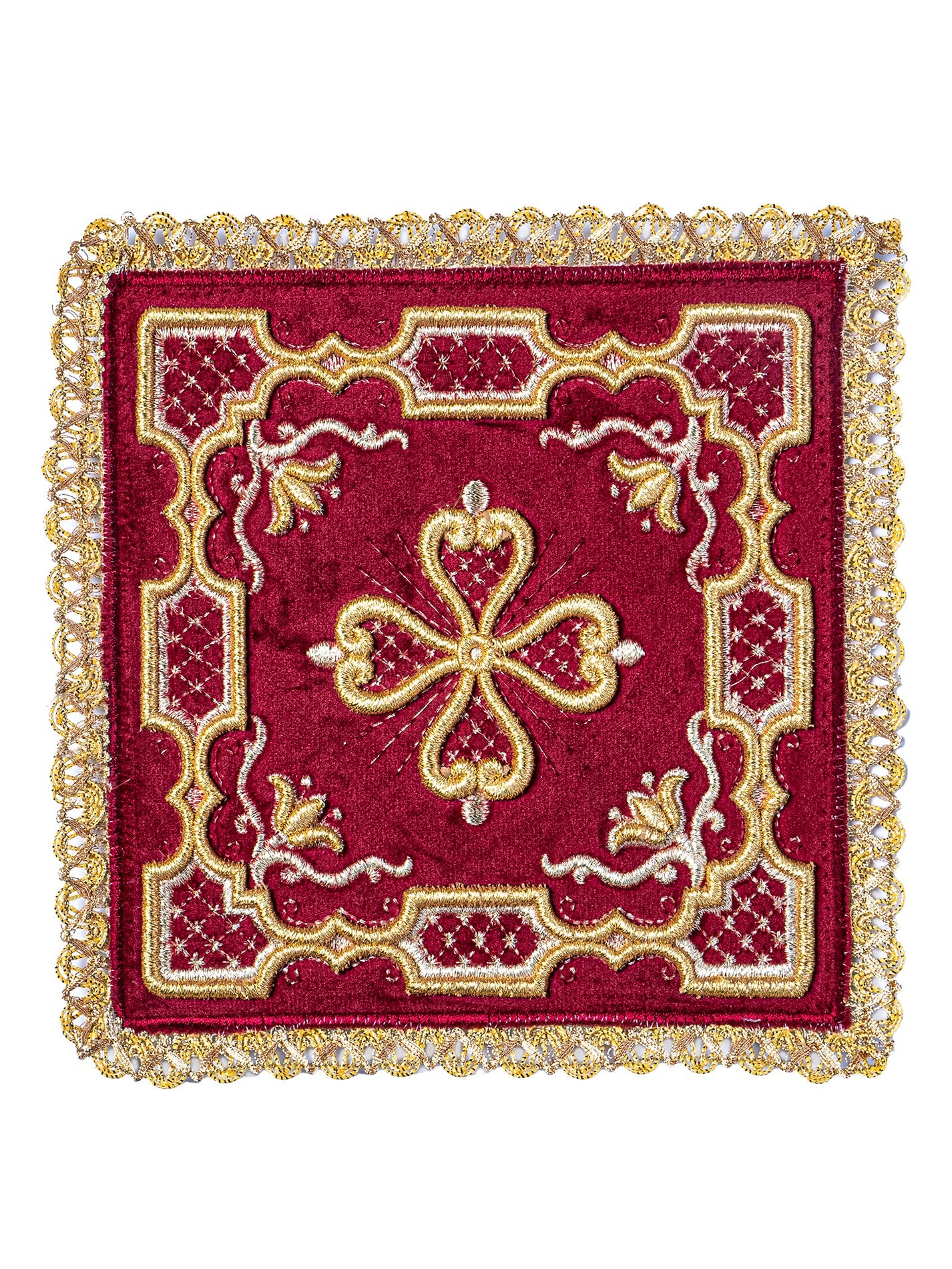 Conjunto de alfaias litúrgicas bordado em veludo vermelho