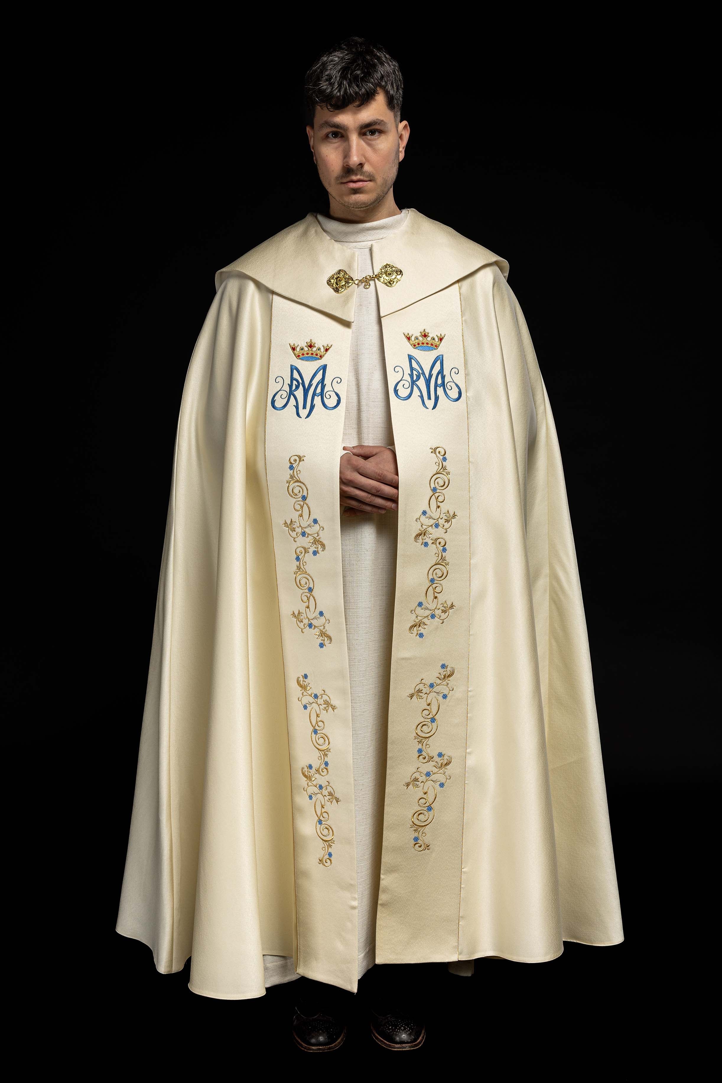 Capa de asperges bordada mariana creme