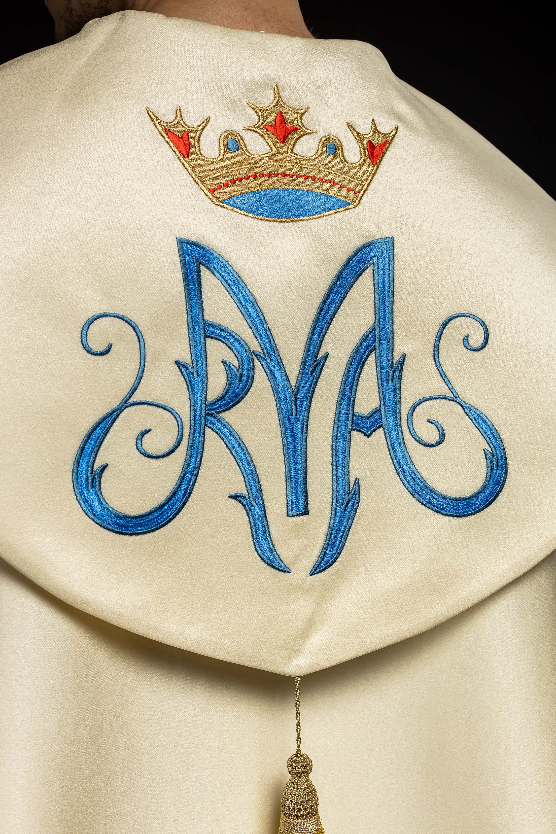 Capa de asperges bordada mariana creme