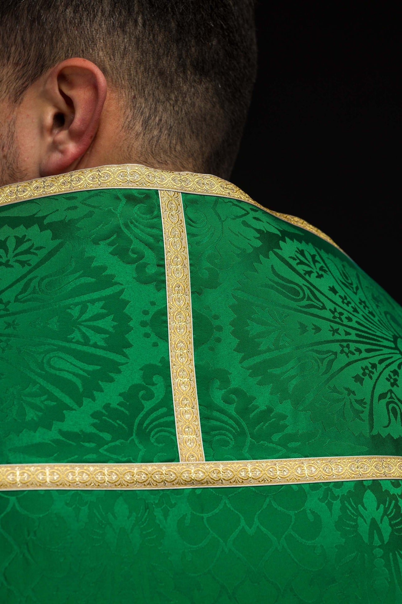Capa de asperges romana em jacquard verde - chasubles.com.br