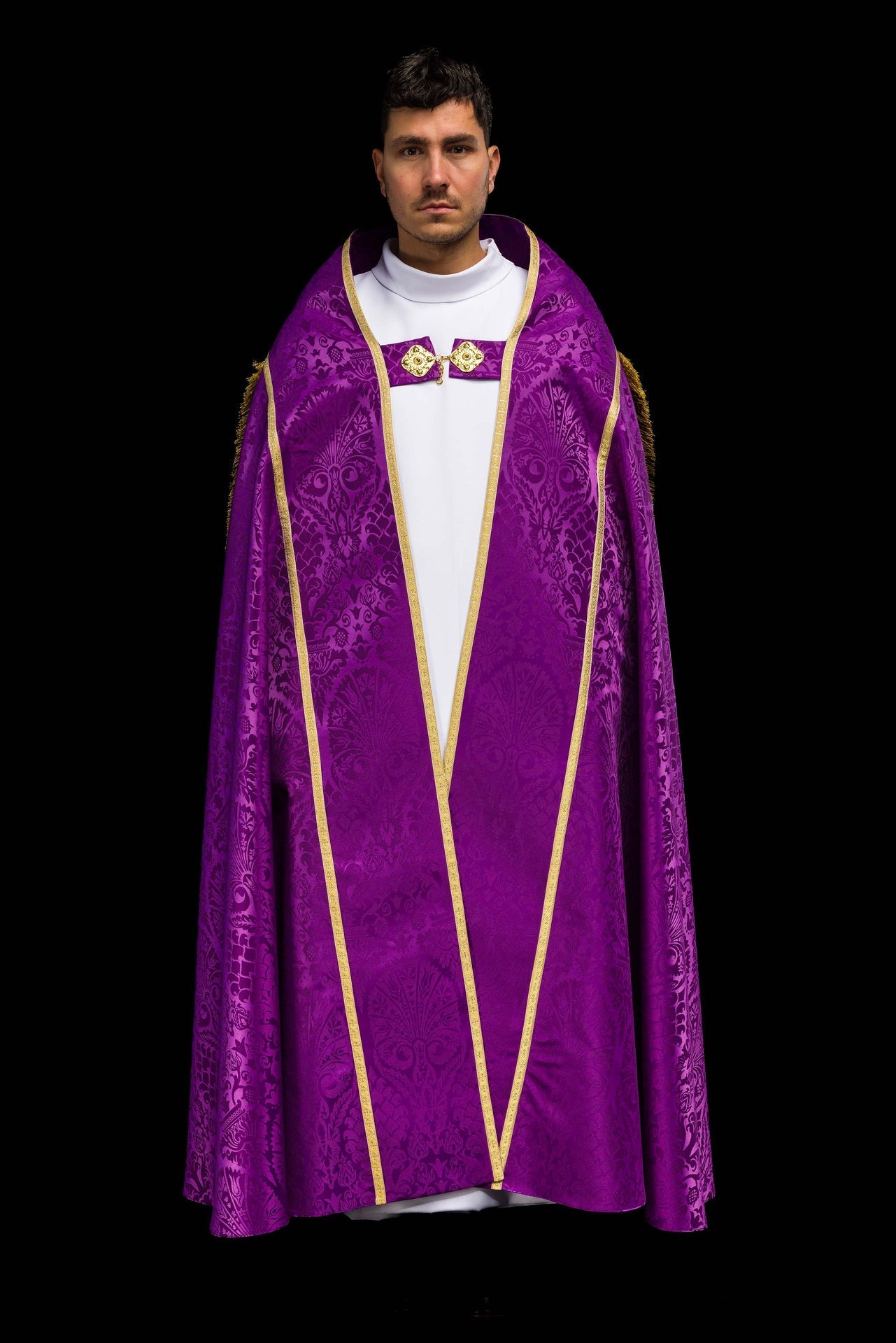 Capa de asperges romana jacquard lisa roxa - chasubles.com.br