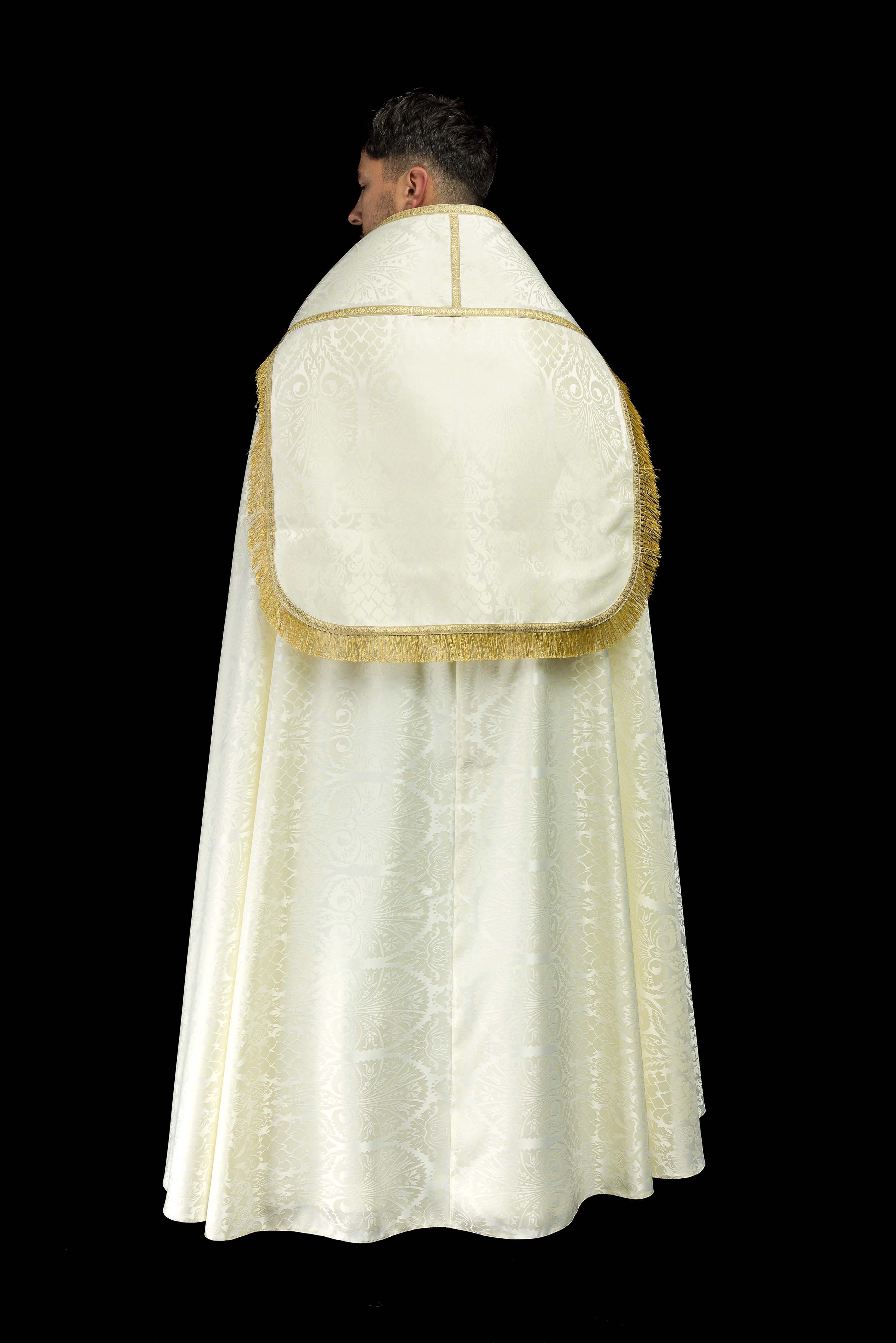 Capa de asperges romana lisa em jacquard creme.