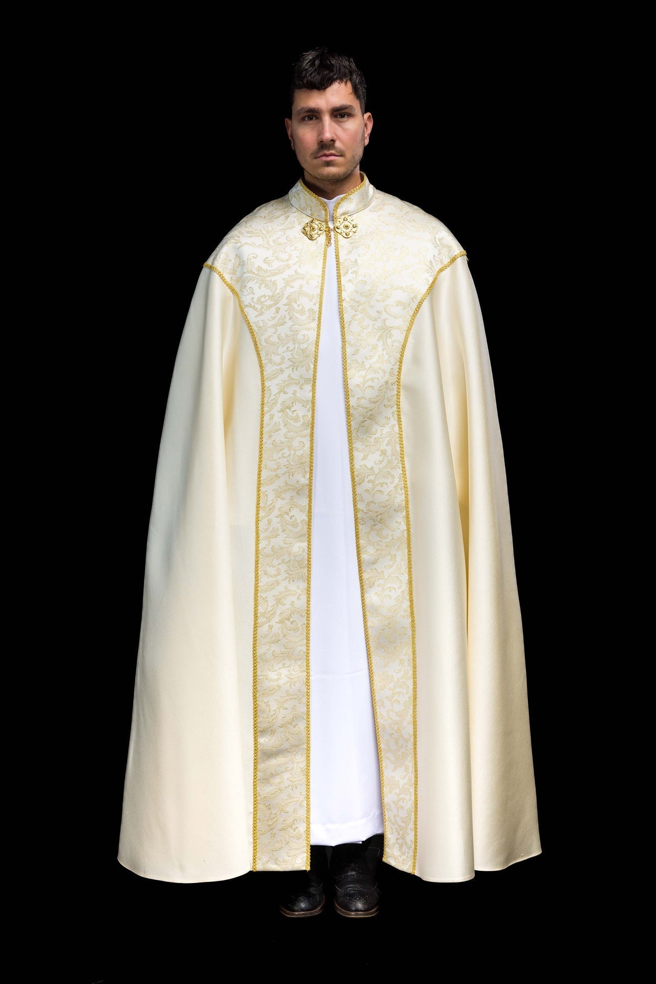 Capa de asperges adornada com tecido jacquard creme