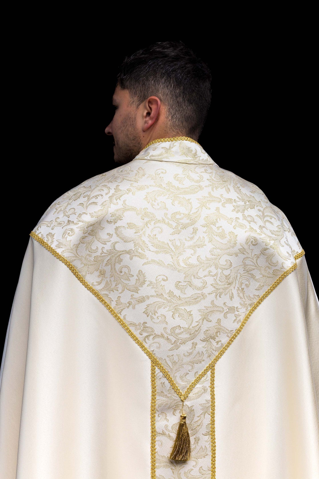 Capa de asperges adornada com tecido jacquard creme