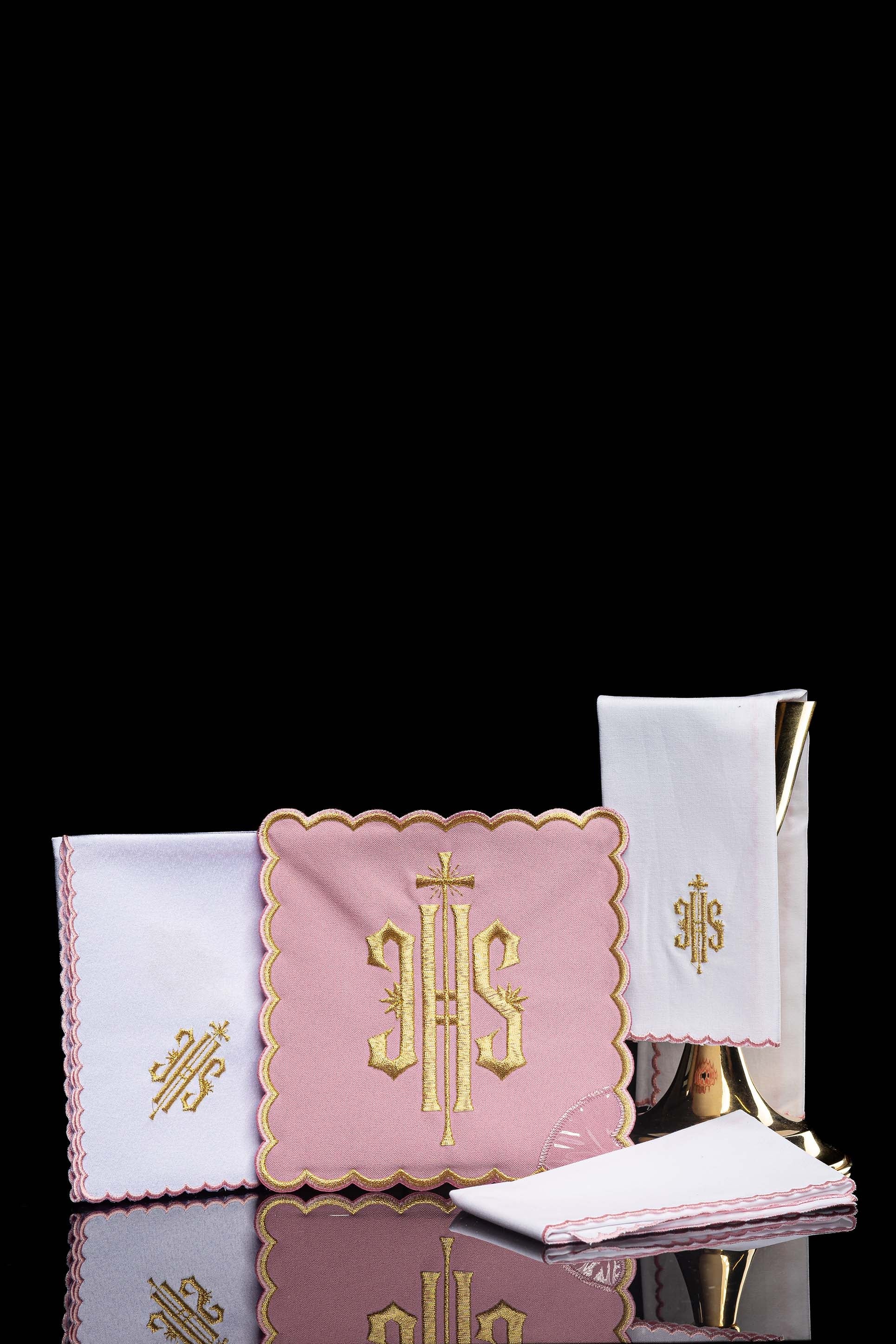 Conjunto de alfaias litúrgicas bordado IHS rosa