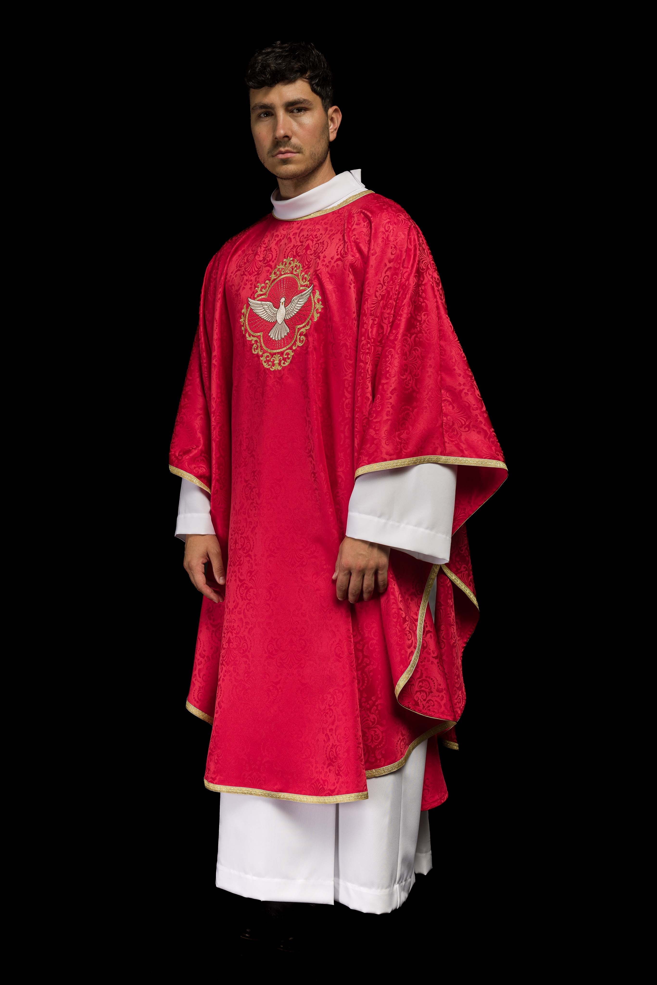 Casula bordada com Espírito Santo em tecido jacquard