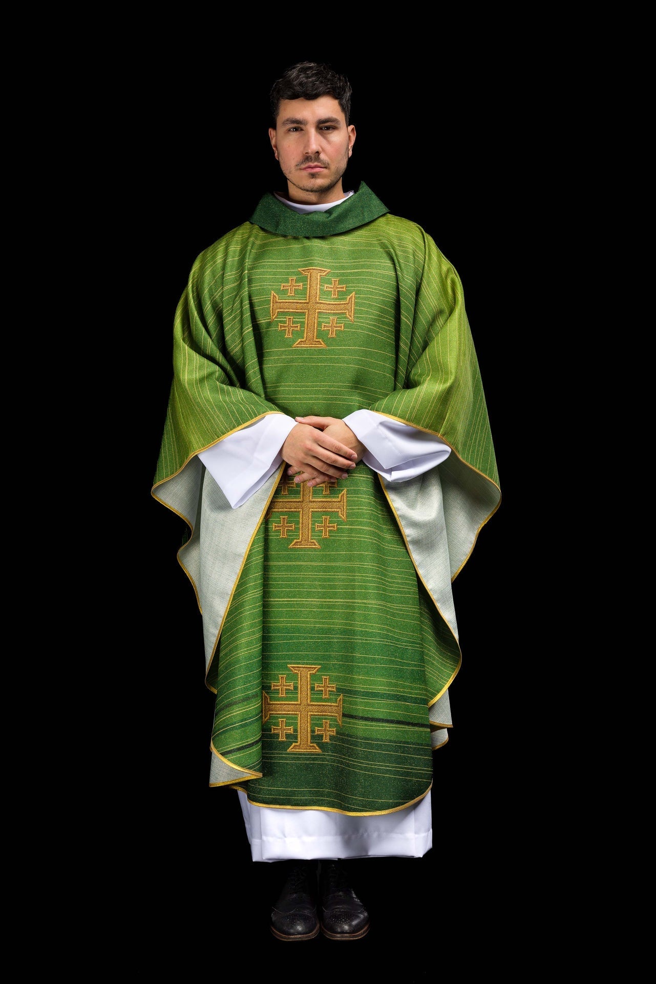 Casula estampada com Cruz de Jerusalém verde