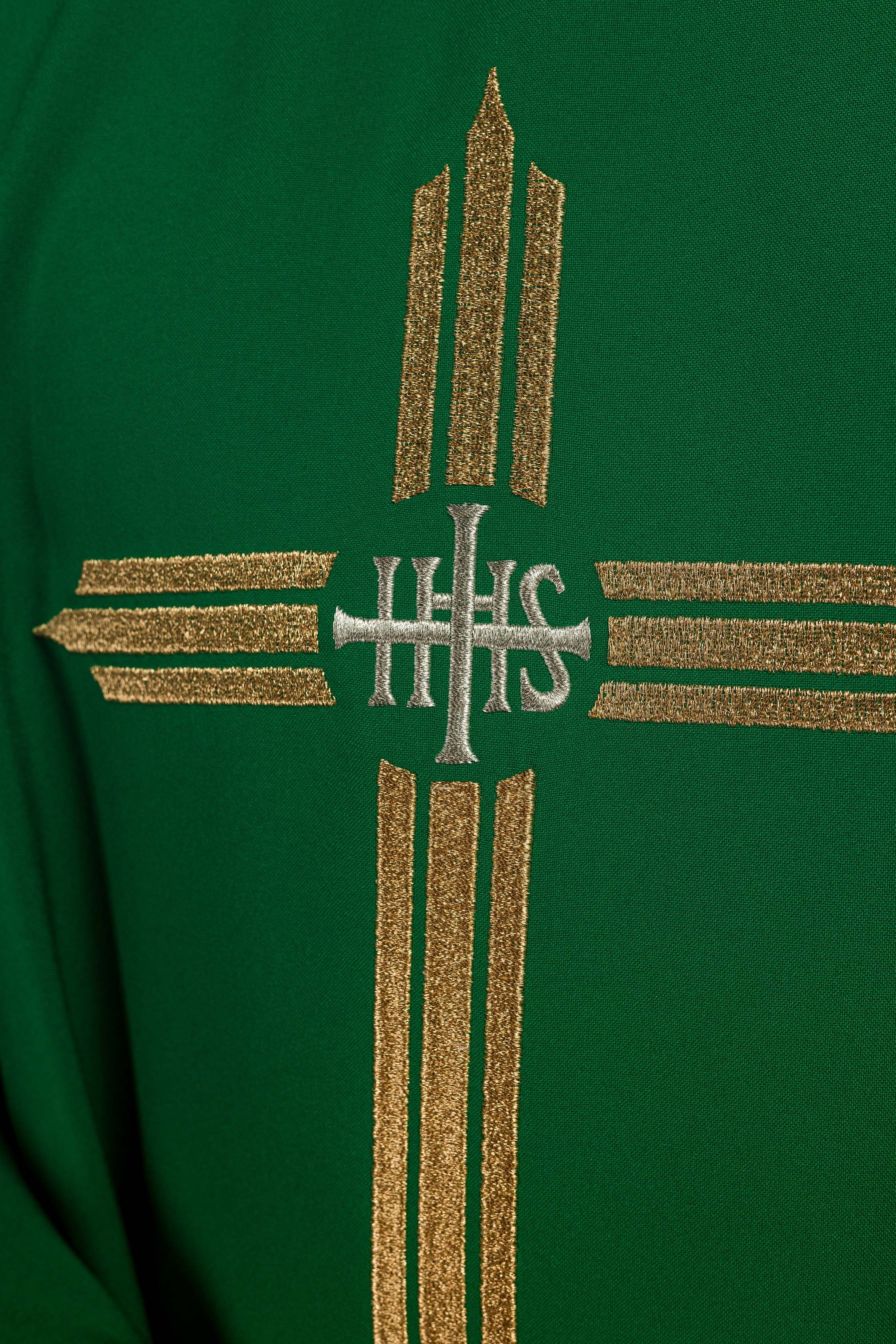 Casula verde bordada com Cruz IHS
