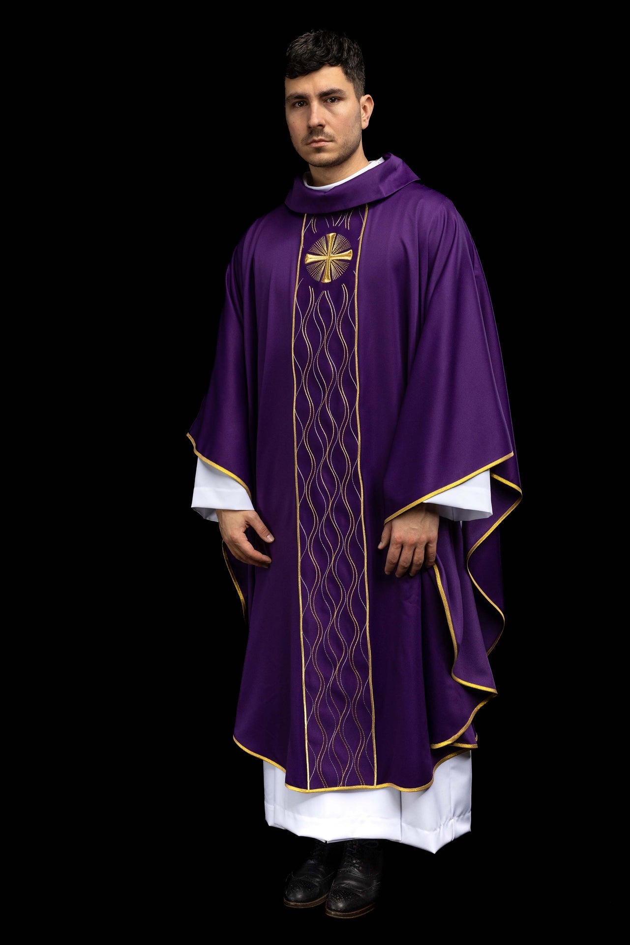 Casula bordada Cruz roxa - chasubles.com.br