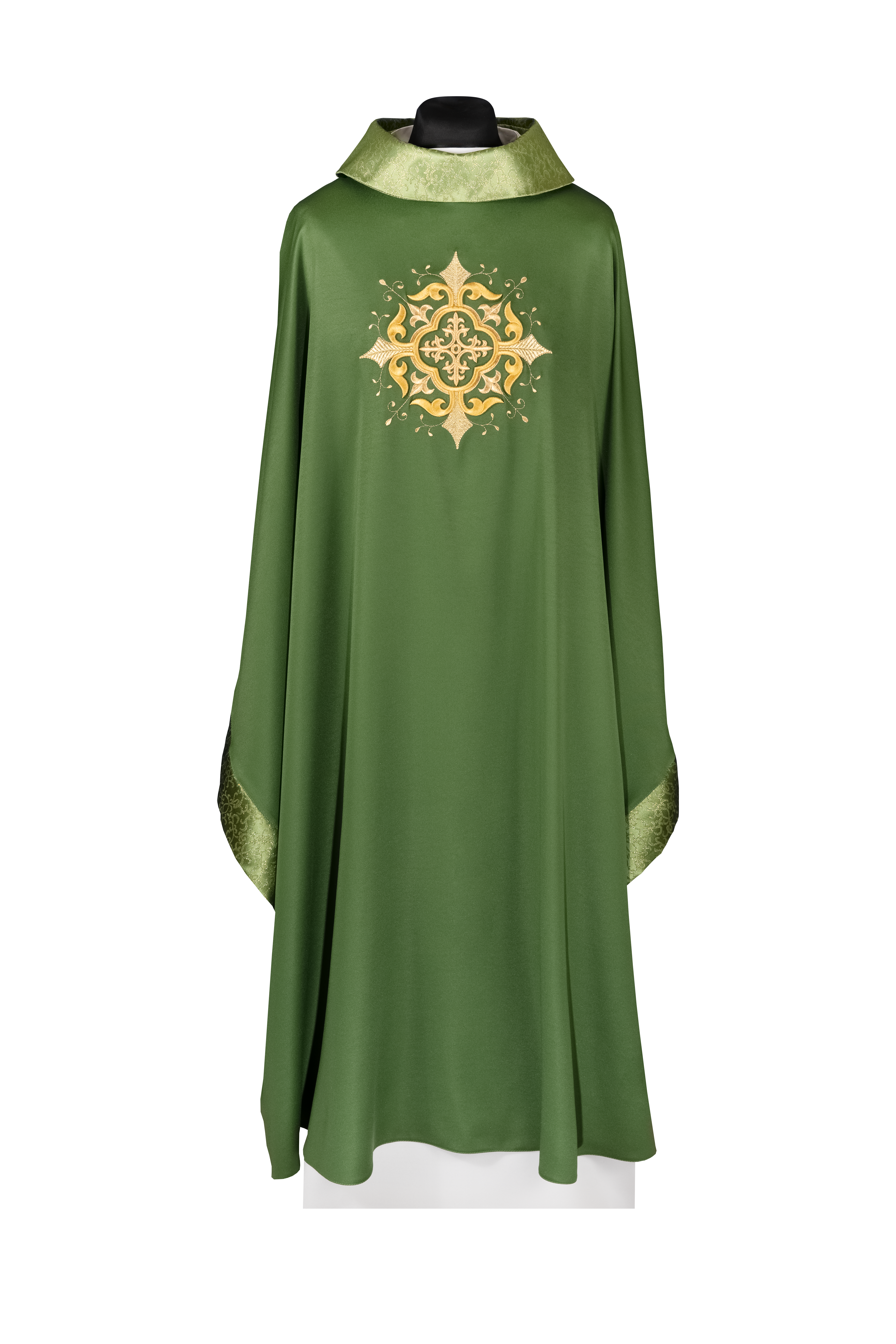 Casula litúrgica verde com bordado de cruz e acabamento dourado - chasubles.com.br