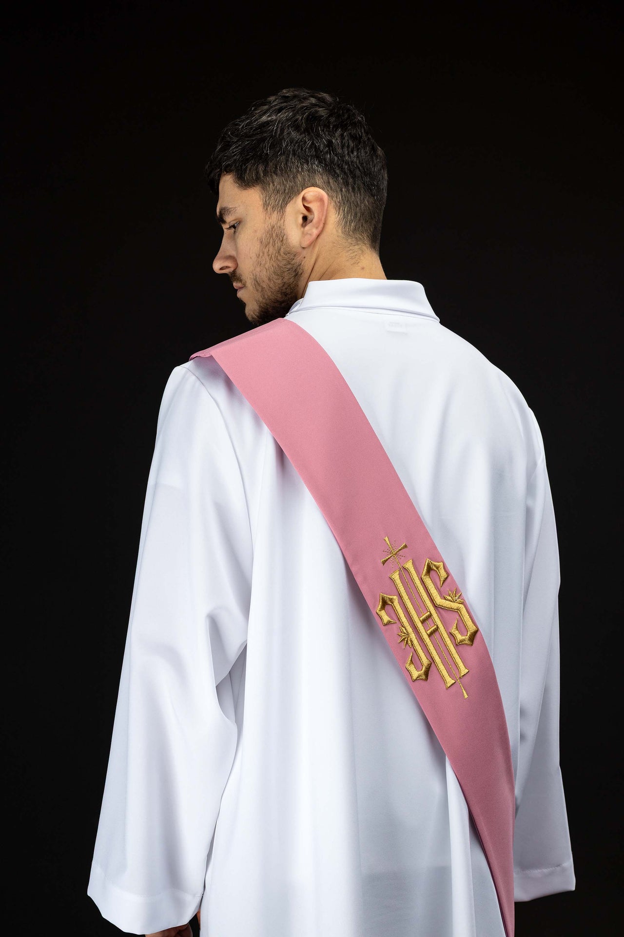Estola diaconal bordada IHS com Cruz - chasubles.com.br