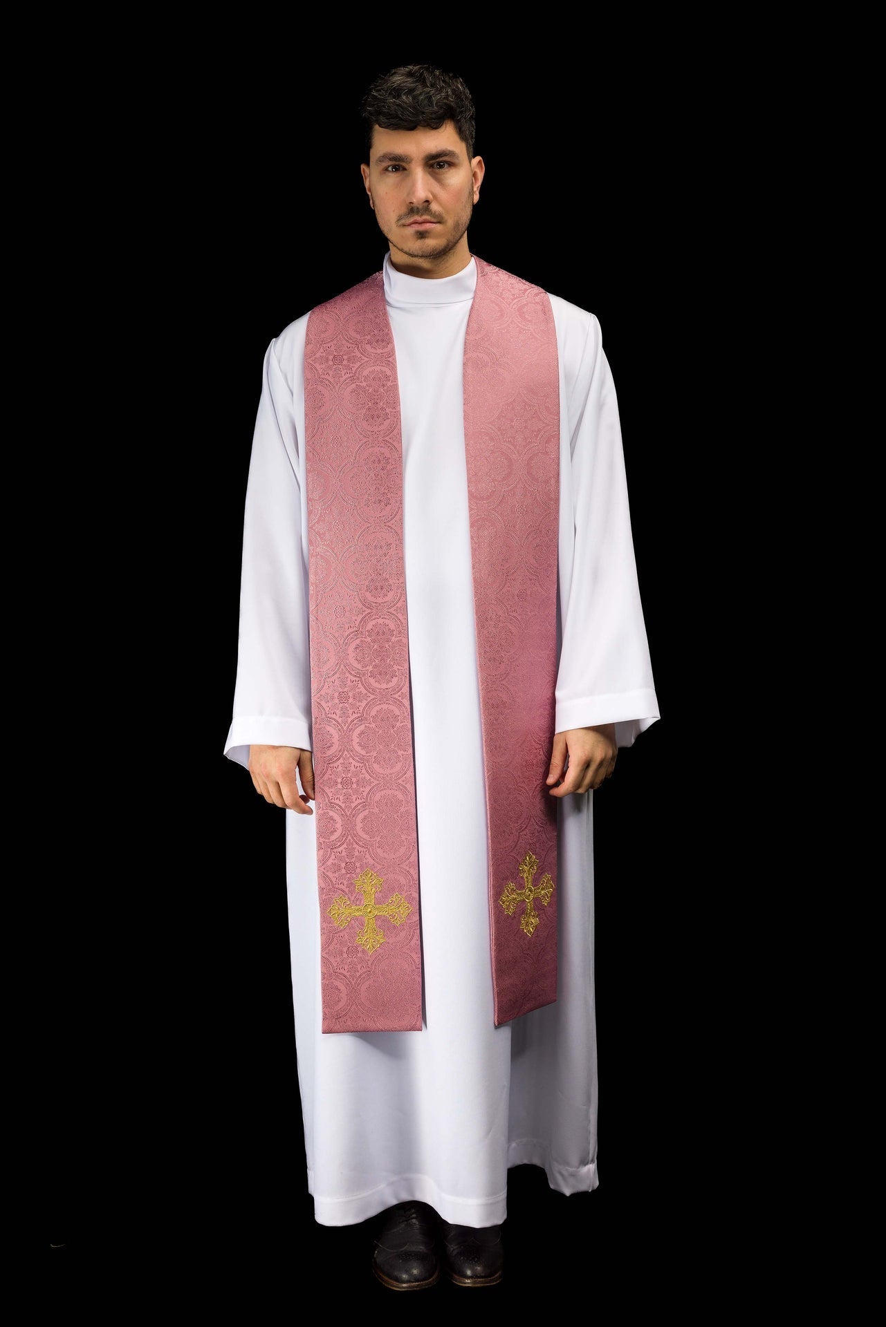 Estola bordada com motivo de Cruz rosa em tecido jacquard