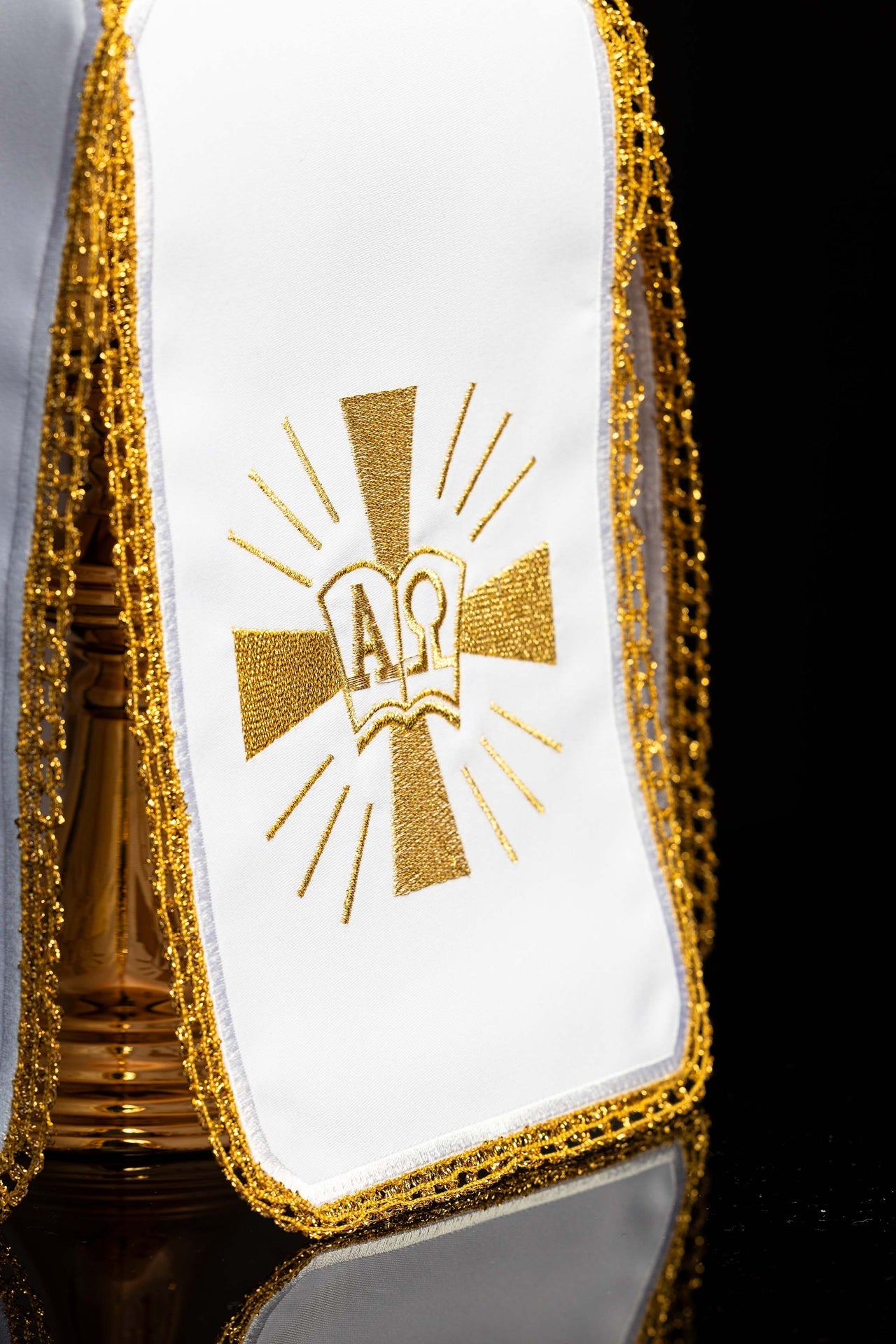 Véu para Âmbula com Bordado Dourado Alfa e Ômega – 24 cm e 29 cm