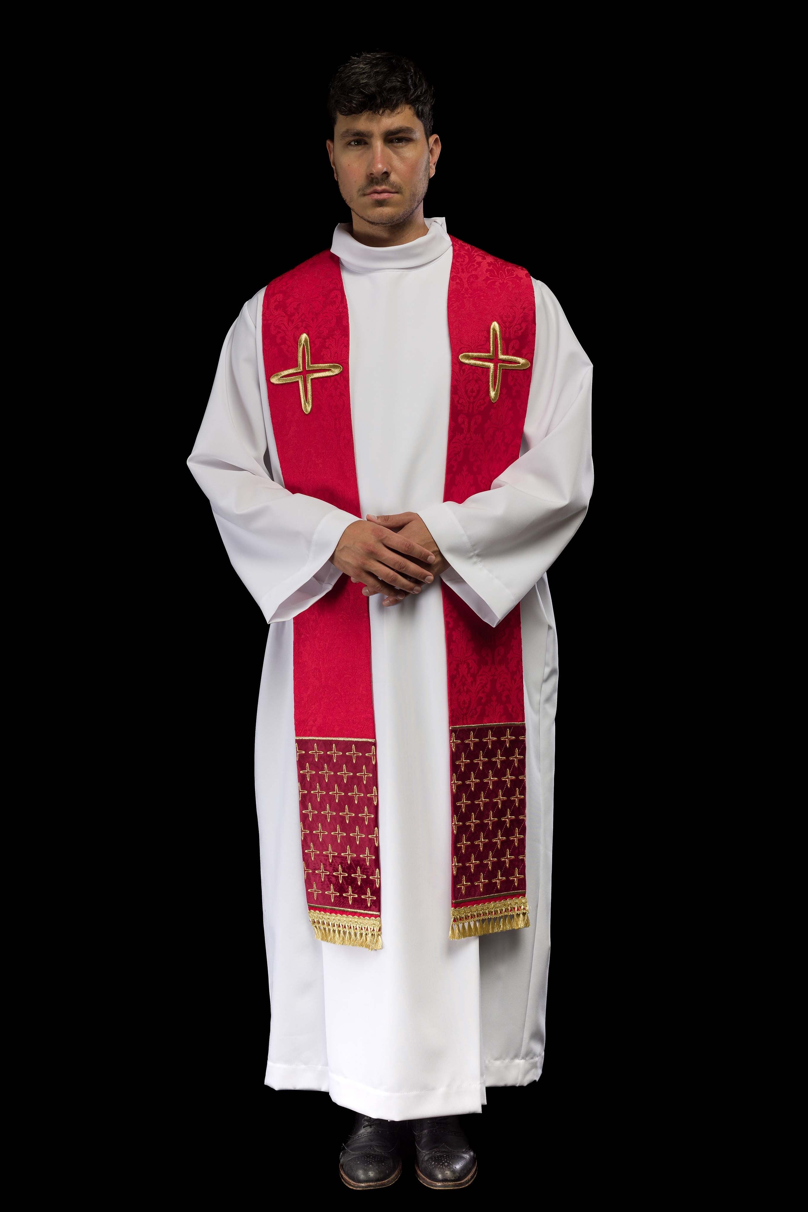 Estola bordada com motivos de cruzes vermelha - chasubles.com.br