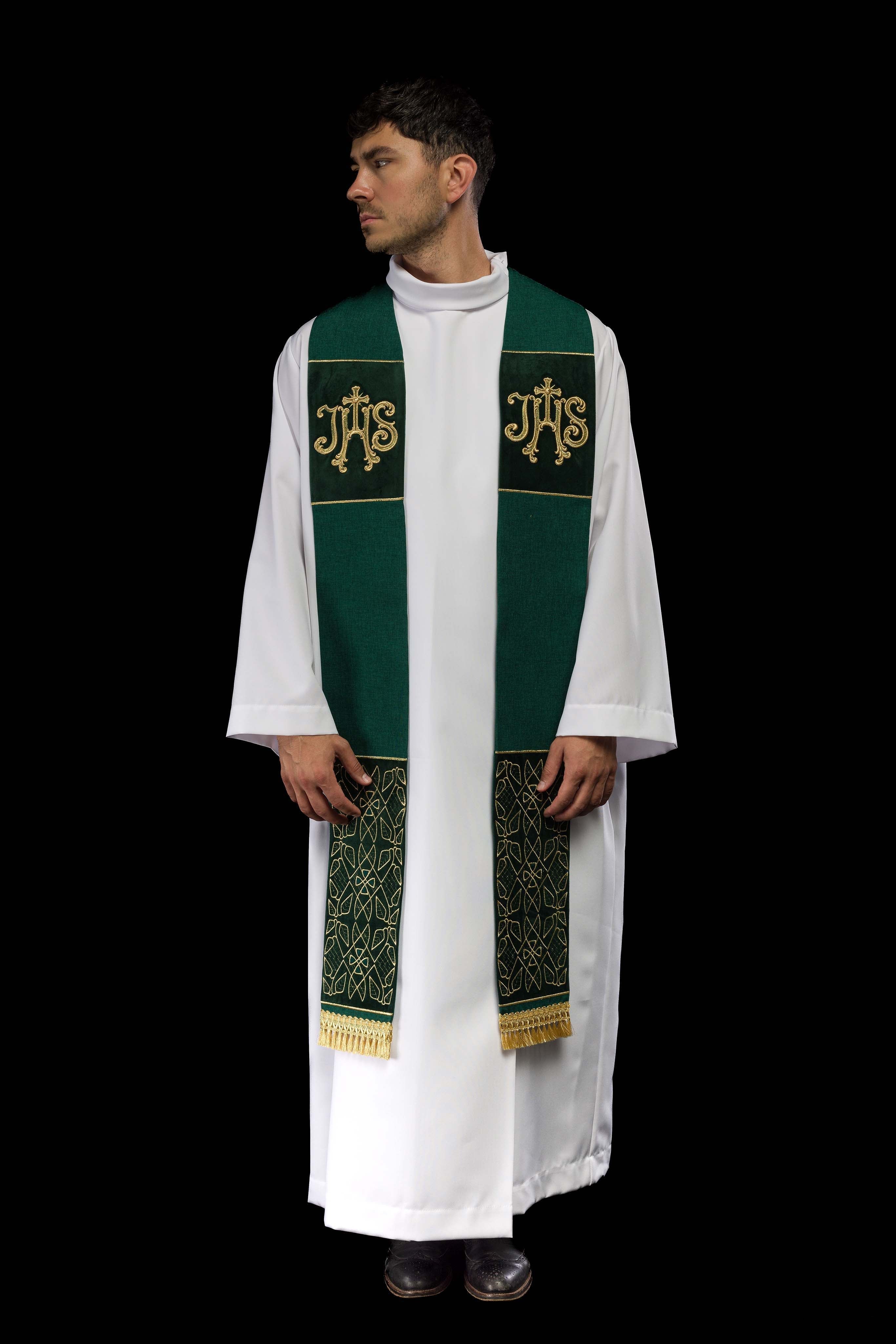 Estola bordada em veludo com motivo IHS verde - chasubles.com.br