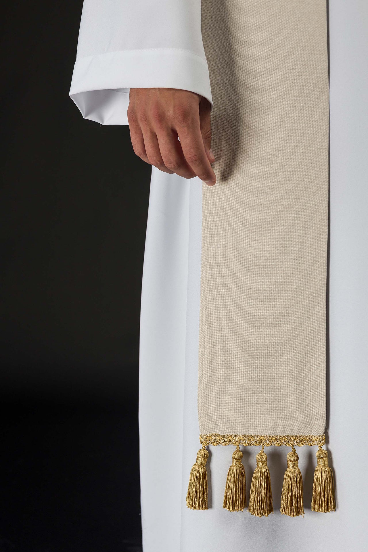 Estola bordada com motivo IHS creme - chasubles.com.br