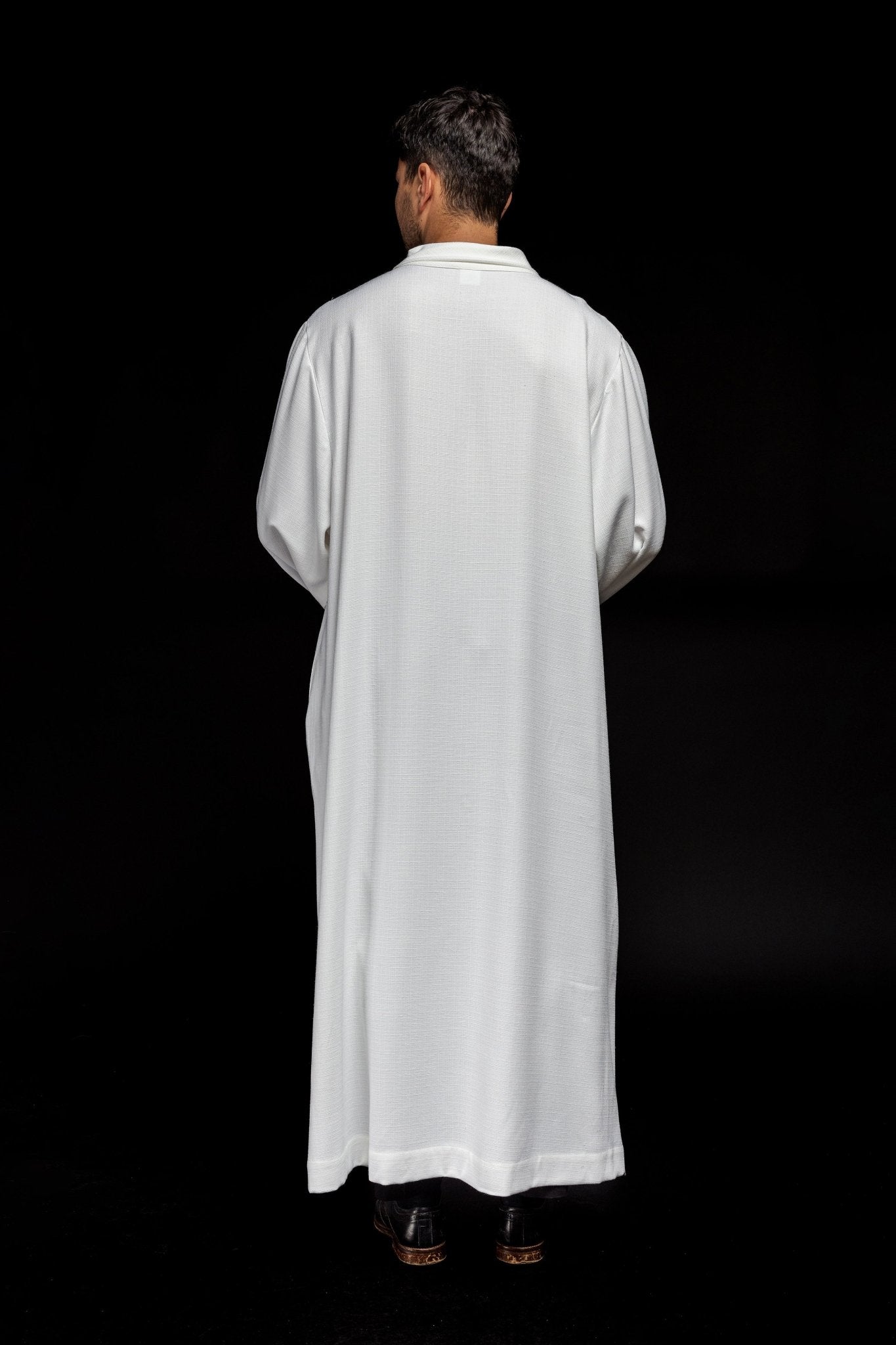 Alva sacerdotal de linho com tecido de trama natural branca