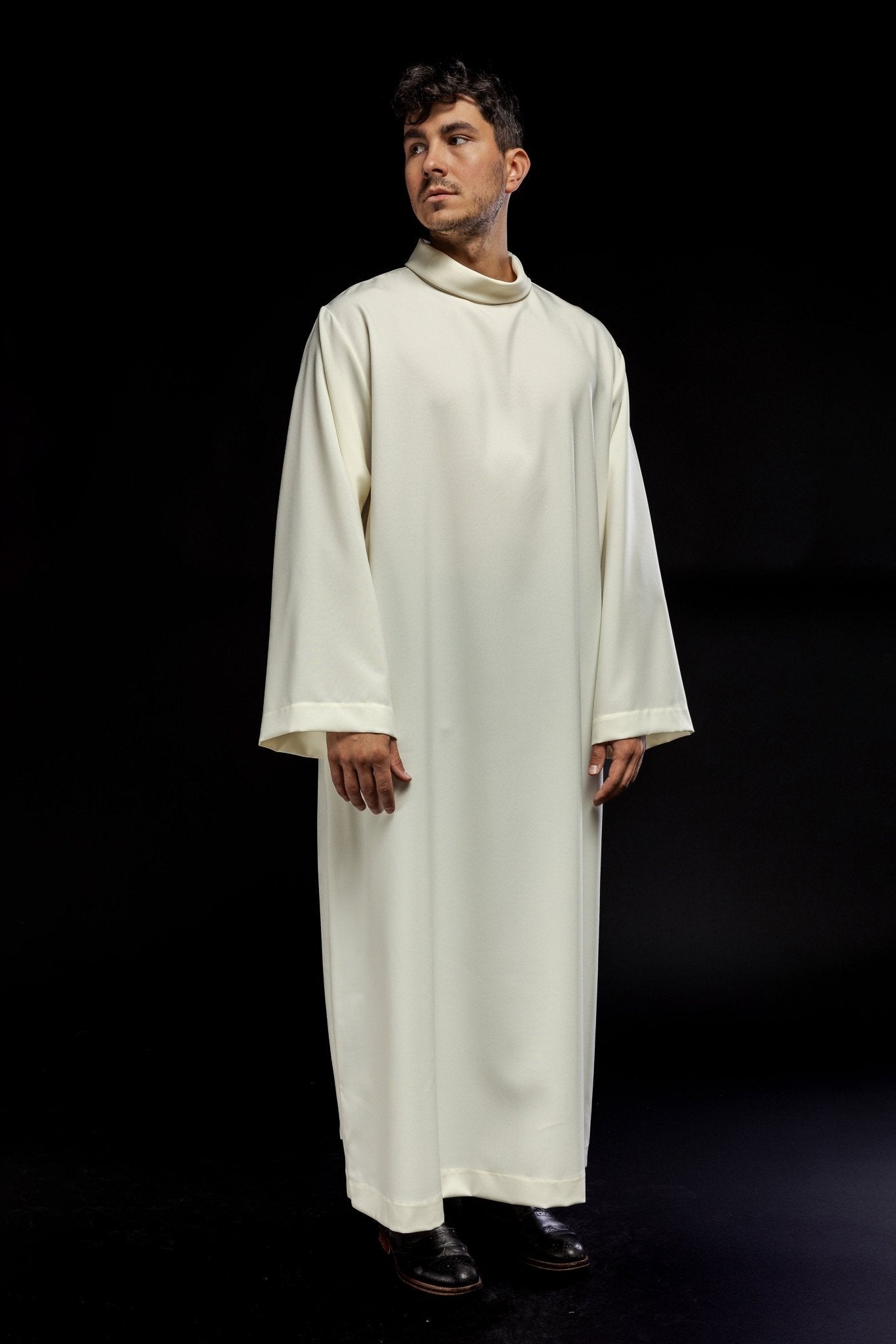 Alva sacerdotal lisa creme