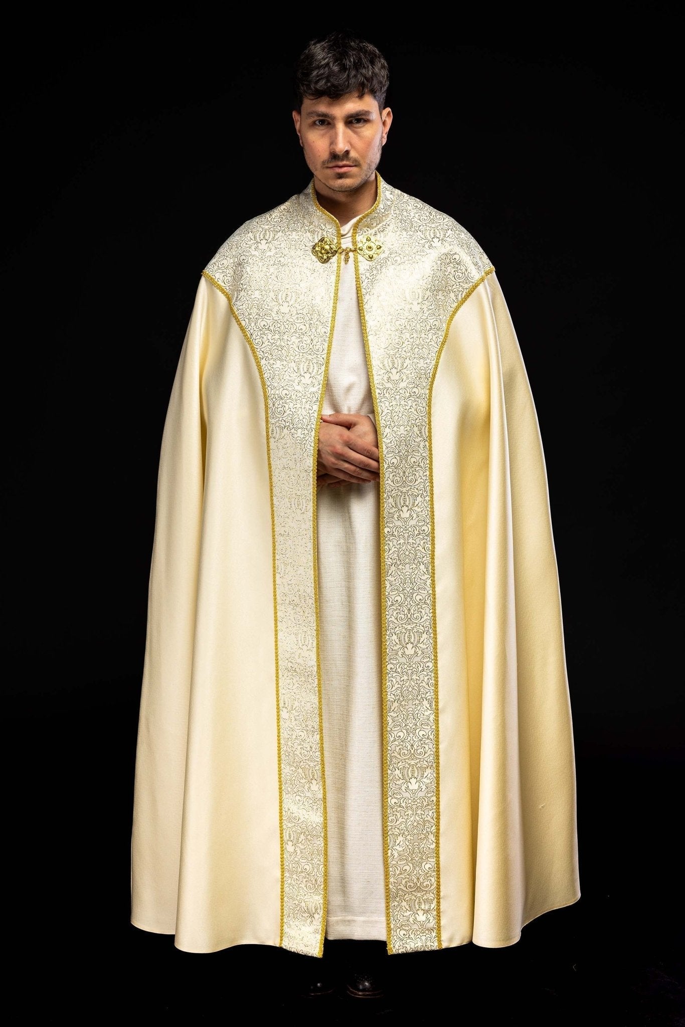 Capa de asperges creme com bordado e tecido jacquard