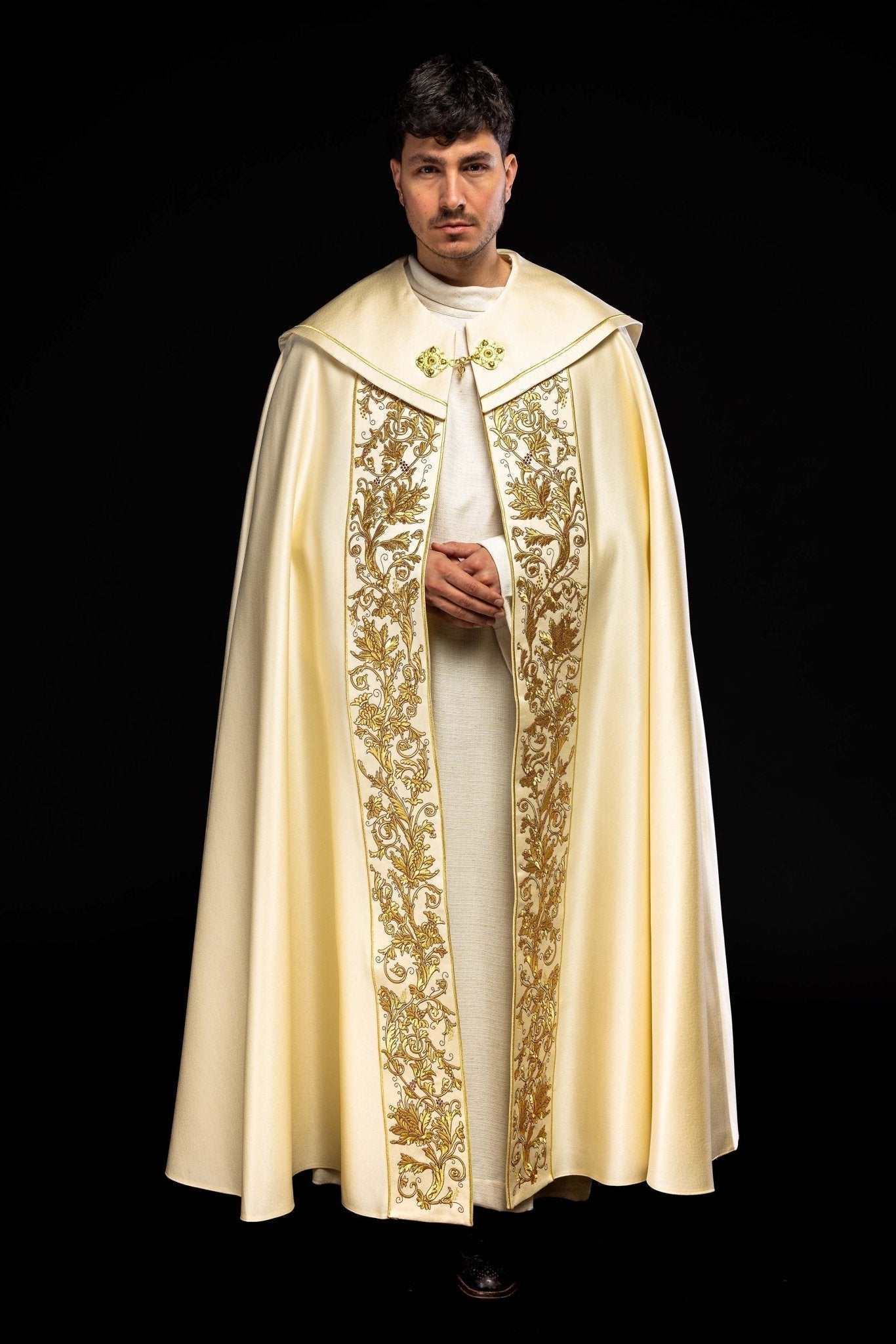 Capa de asperges litúrgica bordada Cálice creme