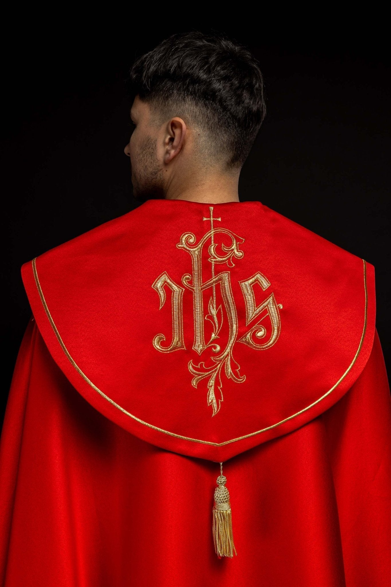 Capa de asperges eucarística monograma IHS vermelha