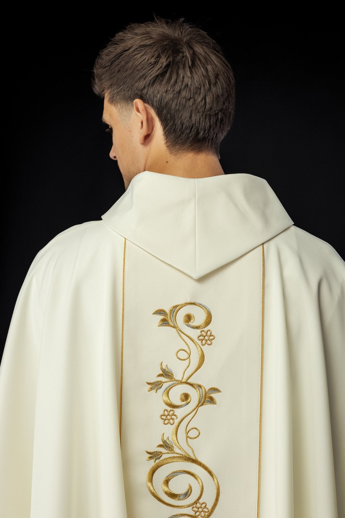 Casula bordada com imagem de Nossa Senhora de Fátima