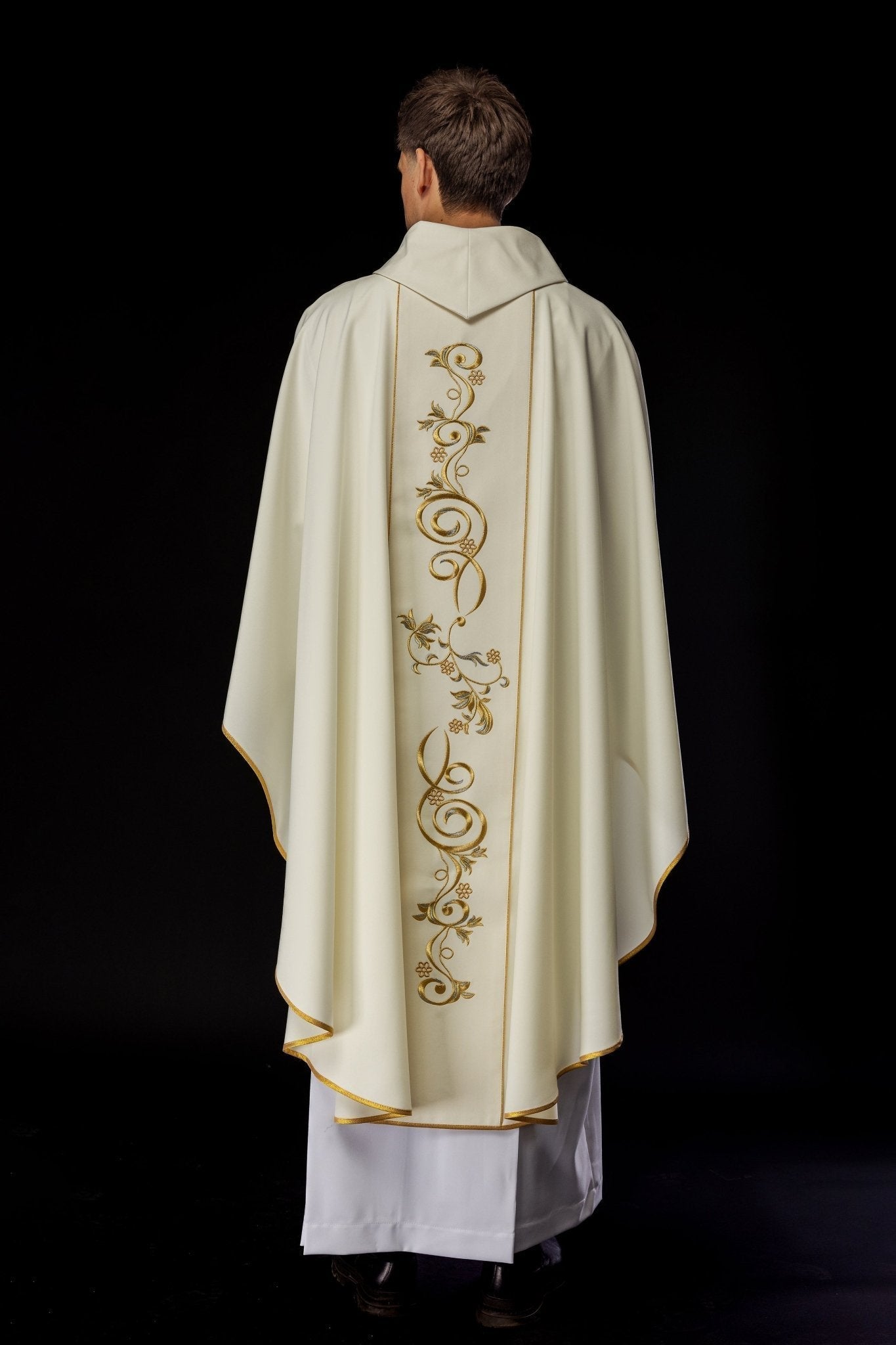 Casula bordada com imagem de Nossa Senhora de Fátima