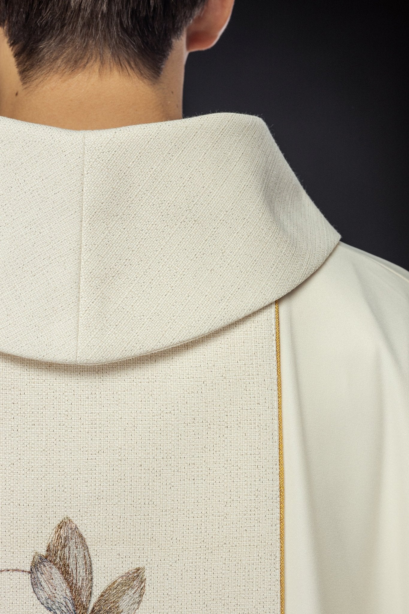 Casula bordada com a imagem de Nossa Senhora de Guadalupe