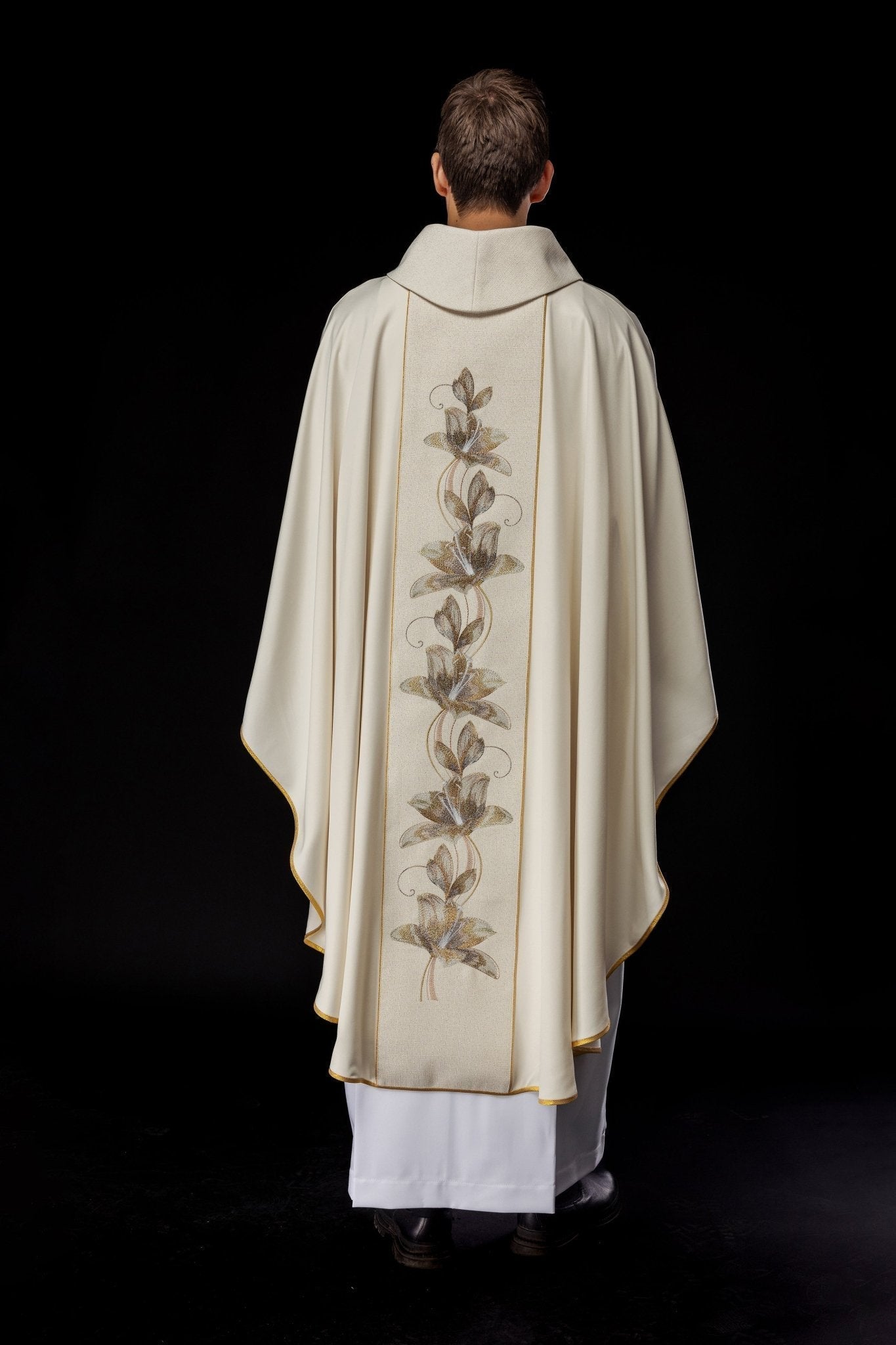 Casula bordada com a imagem de Nossa Senhora de Guadalupe