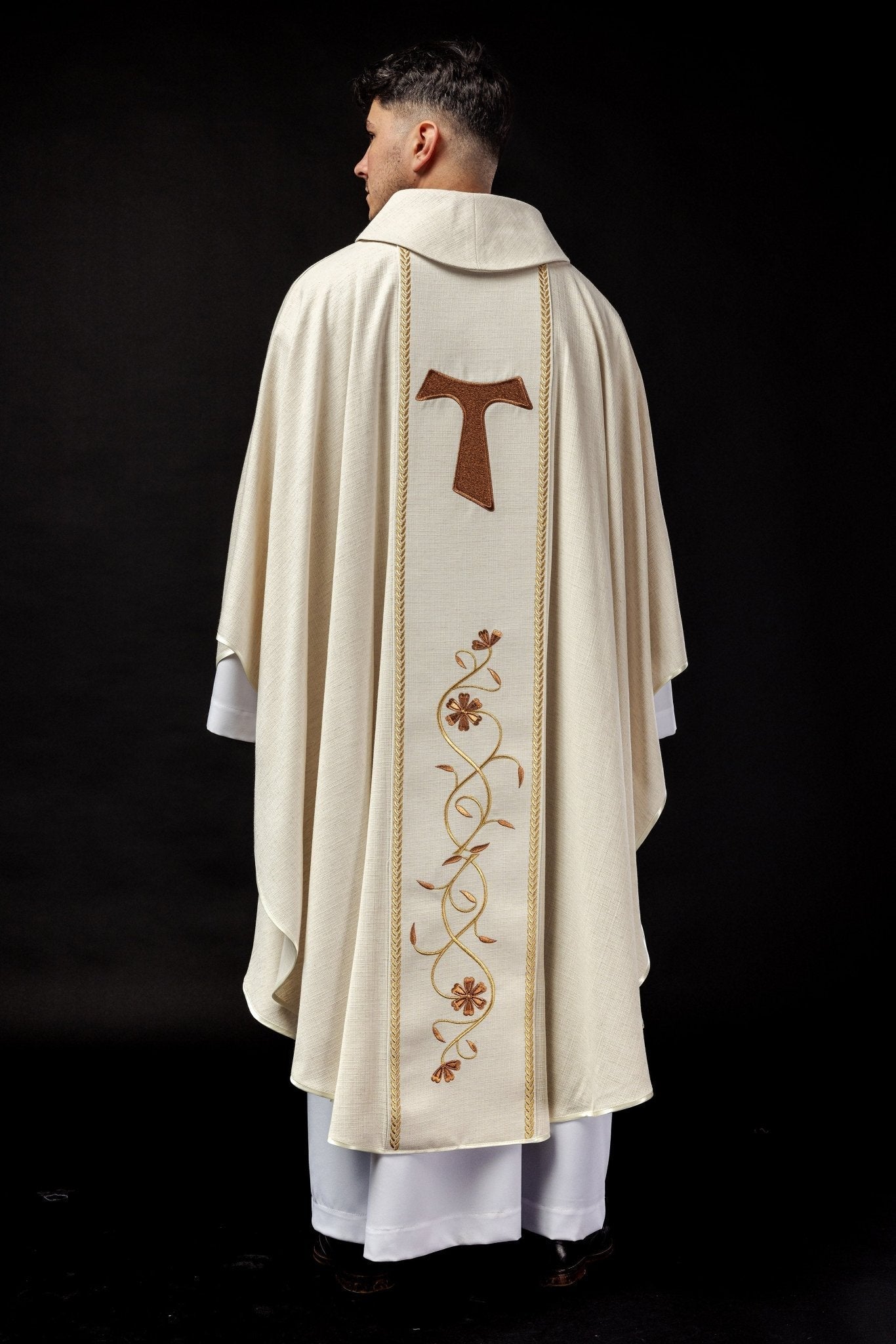 Casula bordada com imagem de São Francisco
