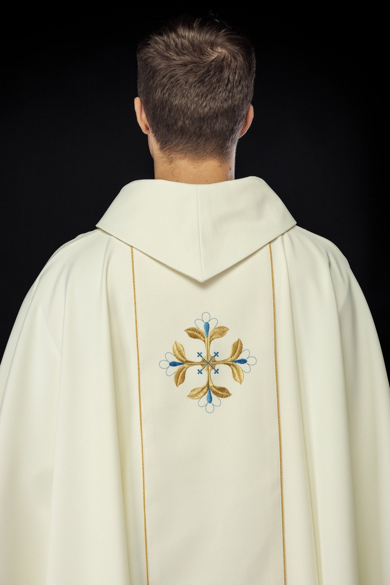 Casula bordada com imagem do Coração de Maria