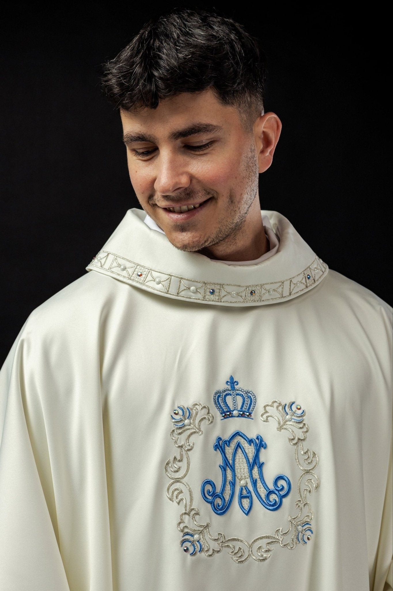 Casula mariana bordada