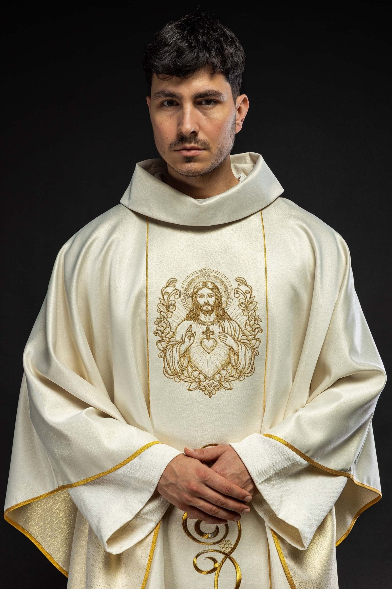 Casula creme com imagem do Sagrado Coração de Jesus