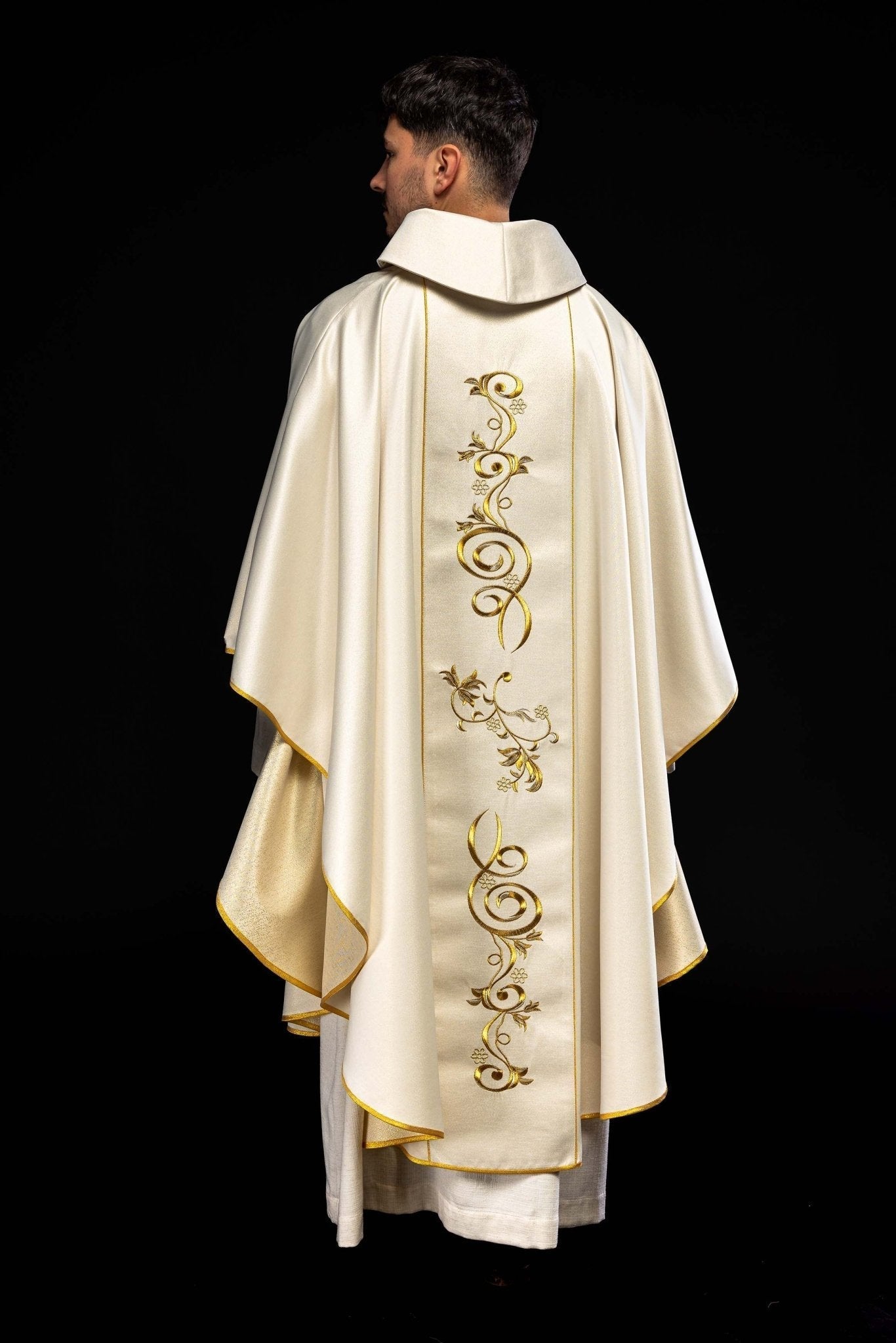 Casula creme com imagem do Sagrado Coração de Jesus
