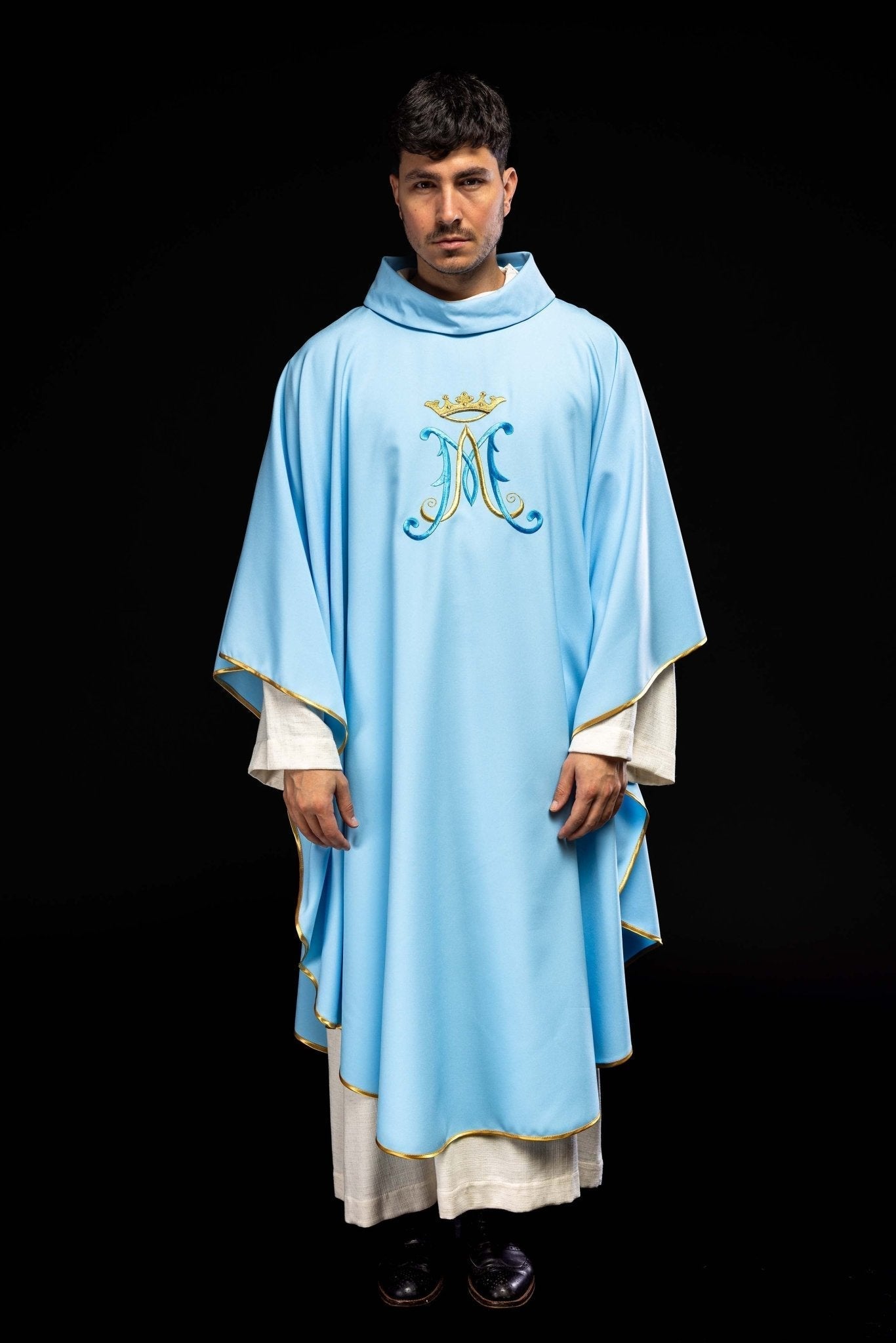 Casula azul com bordado mariano