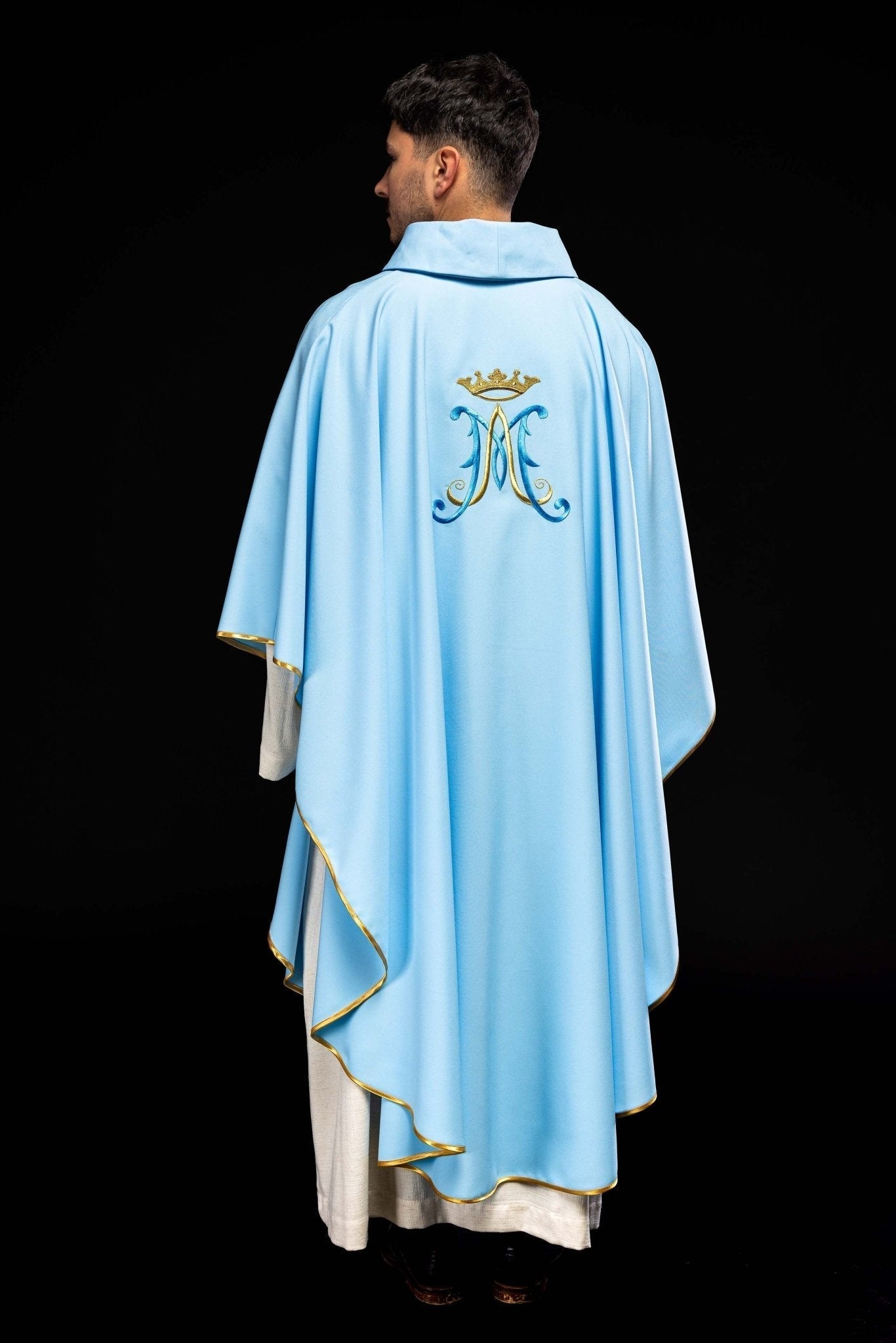 Casula azul com bordado mariano