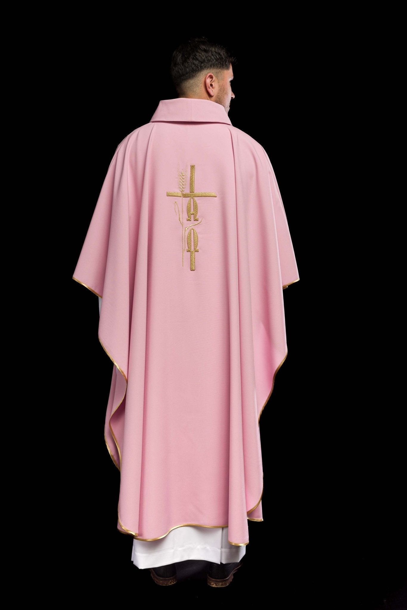 Casula bordada Cruz e IHS rosa