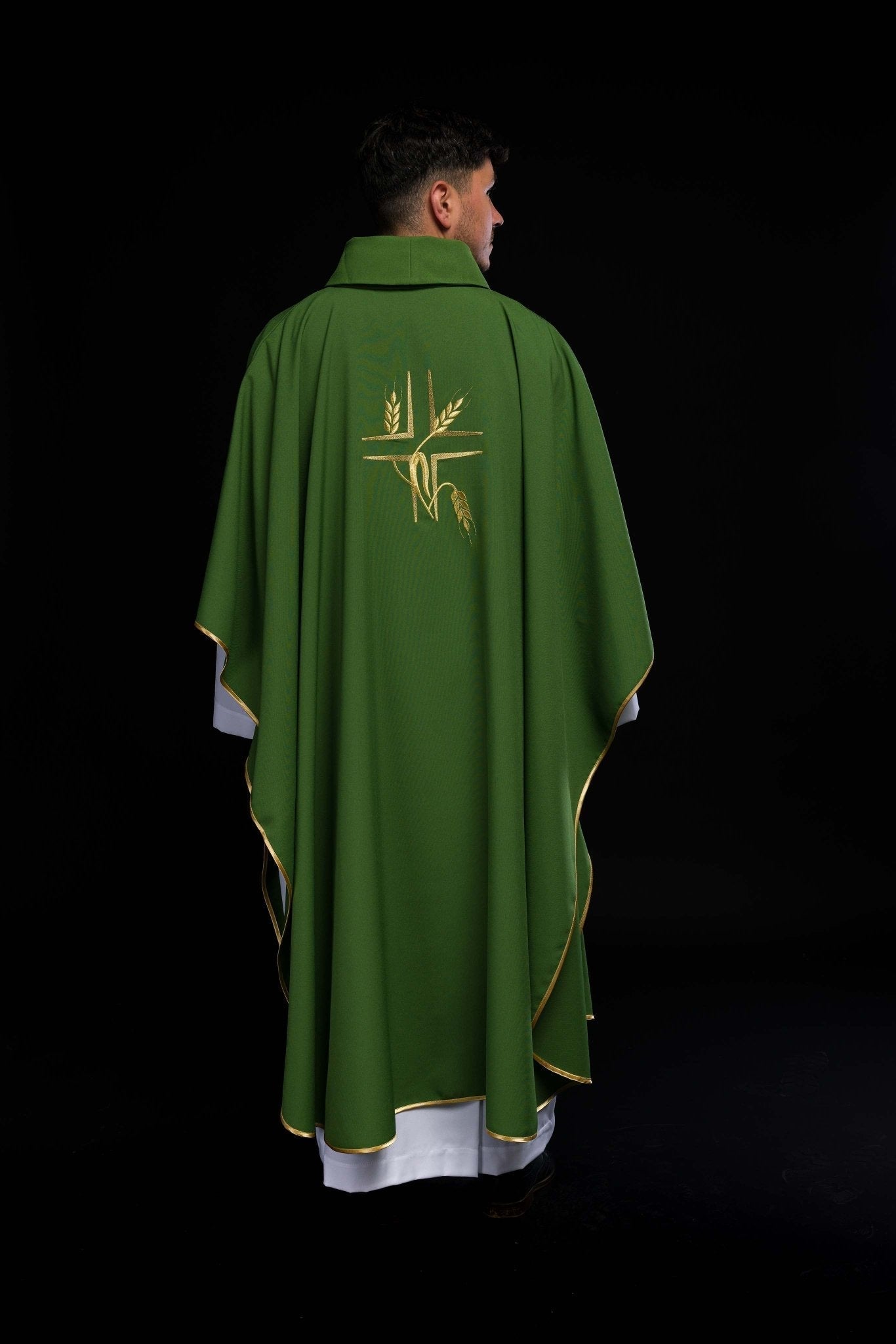 Casula verde com bordado de Cruz e Espigas de Trigo
