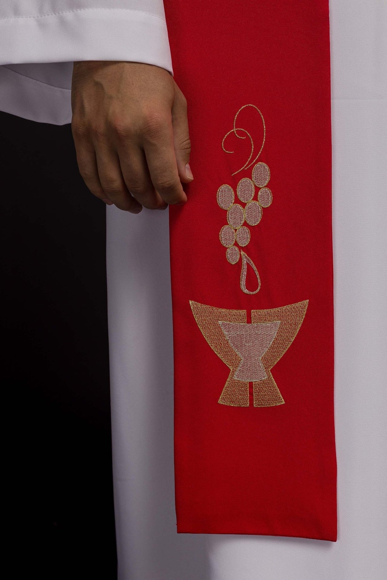 Czerwona stuła kapłańska haftowana Kielich, Kłosy i Winogrona