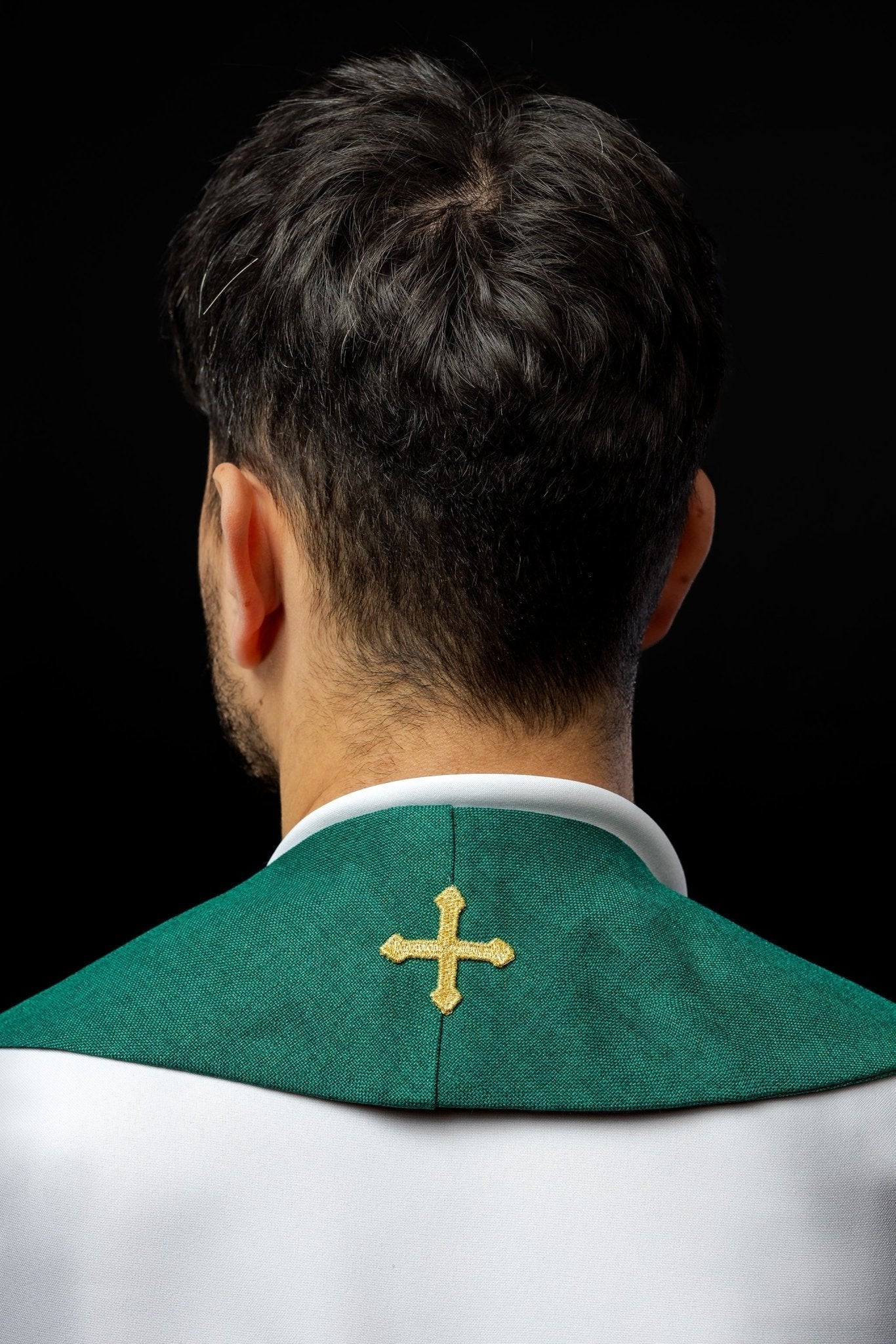 Estola bordada com cruzes verde