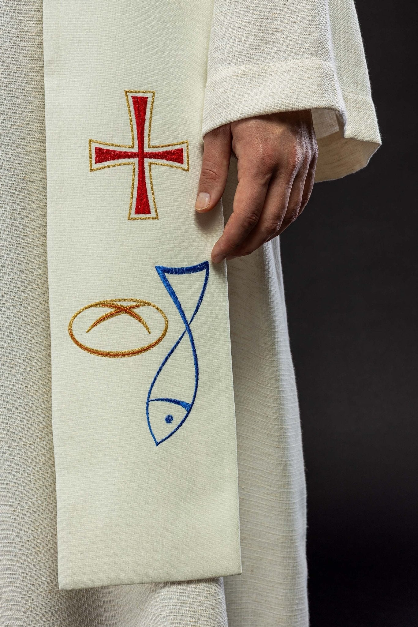 Estola sacerdotal bordada Peixe Pão Cruz na cor creme