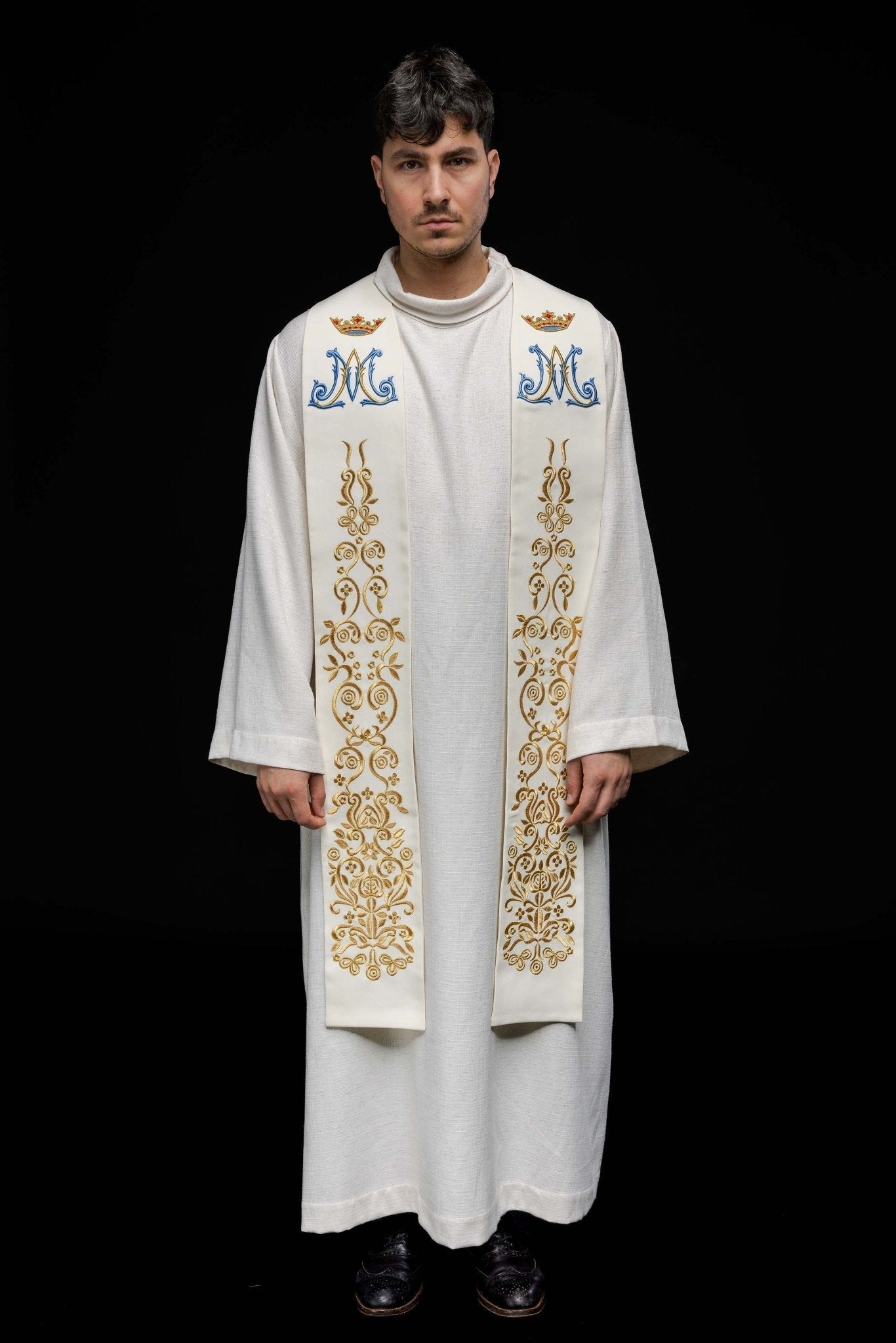 Estola mariana bordada creme