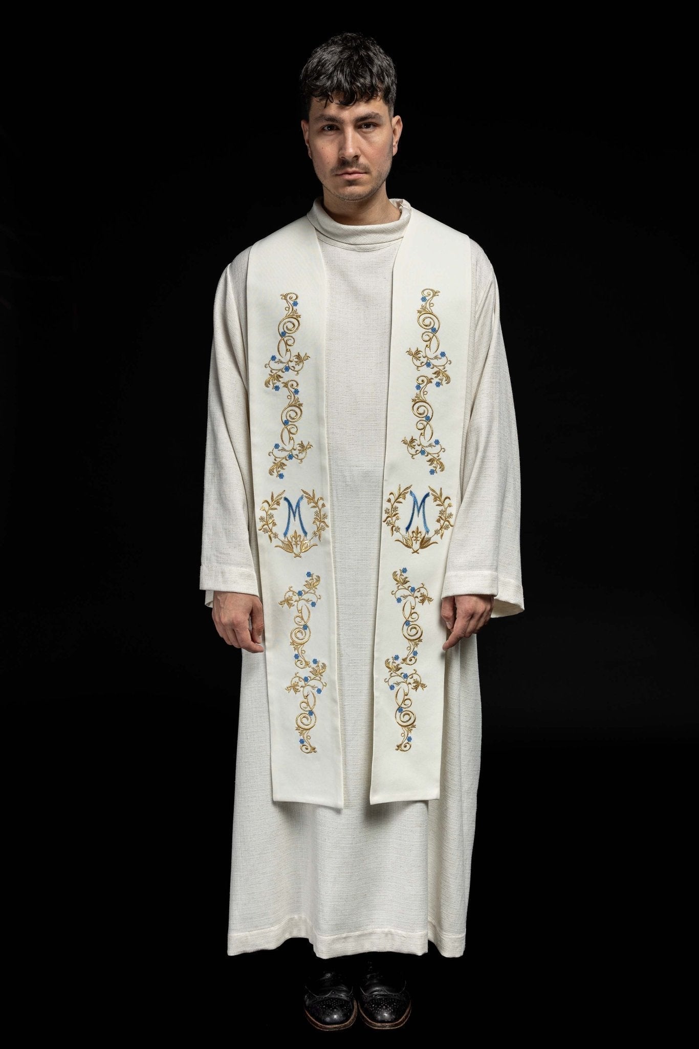 Estola mariana bordada creme