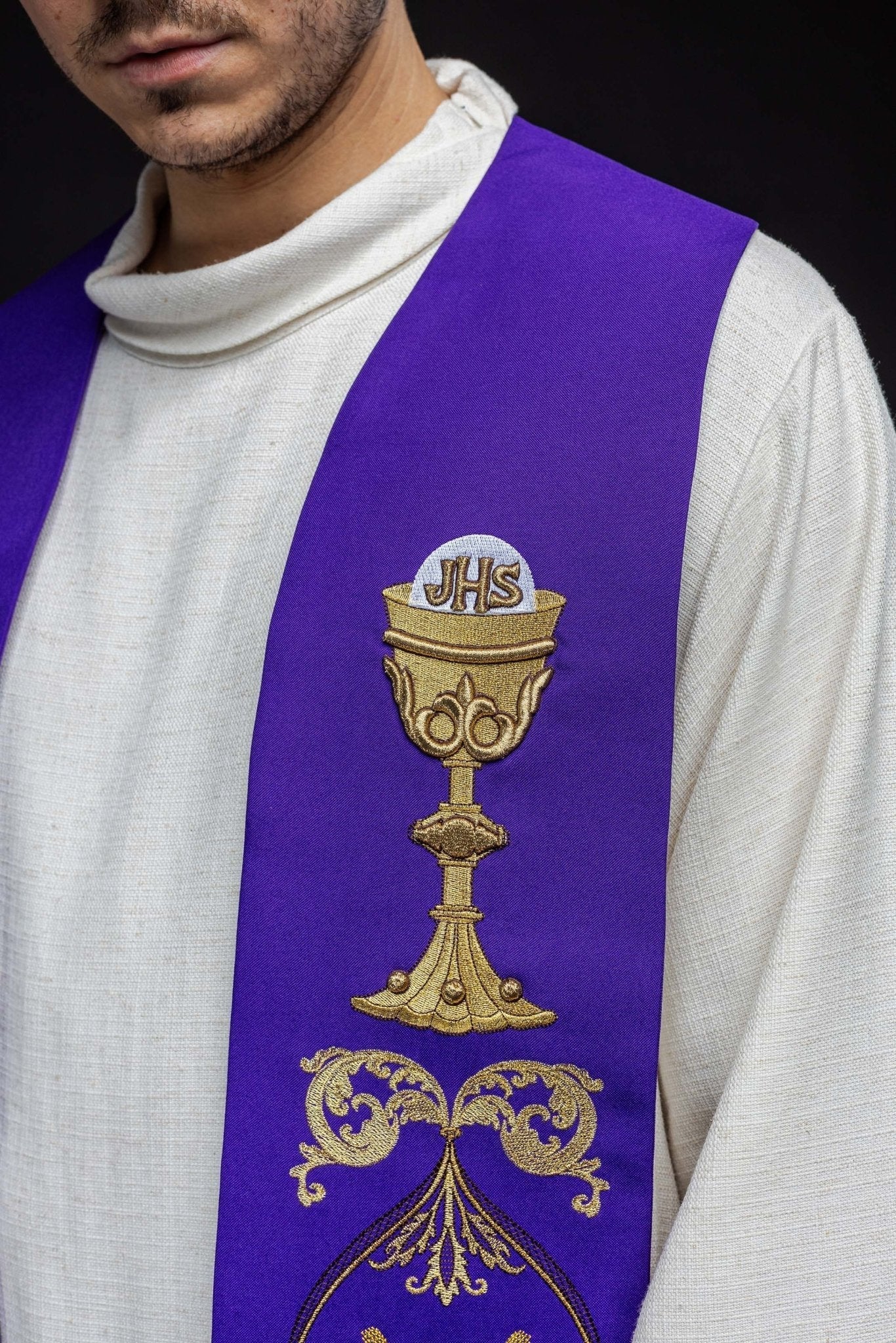 Estola sacerdotal roxa cálice IHS