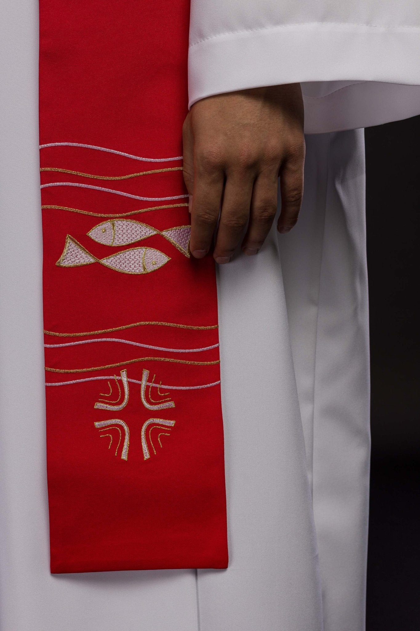 Estola sacerdotal bordada Alfa e Ômega vermelha